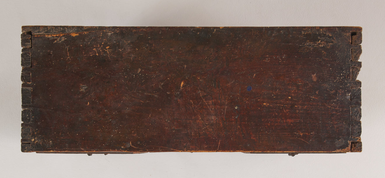 18TH CENTURY TABLE TOP VARGUENO