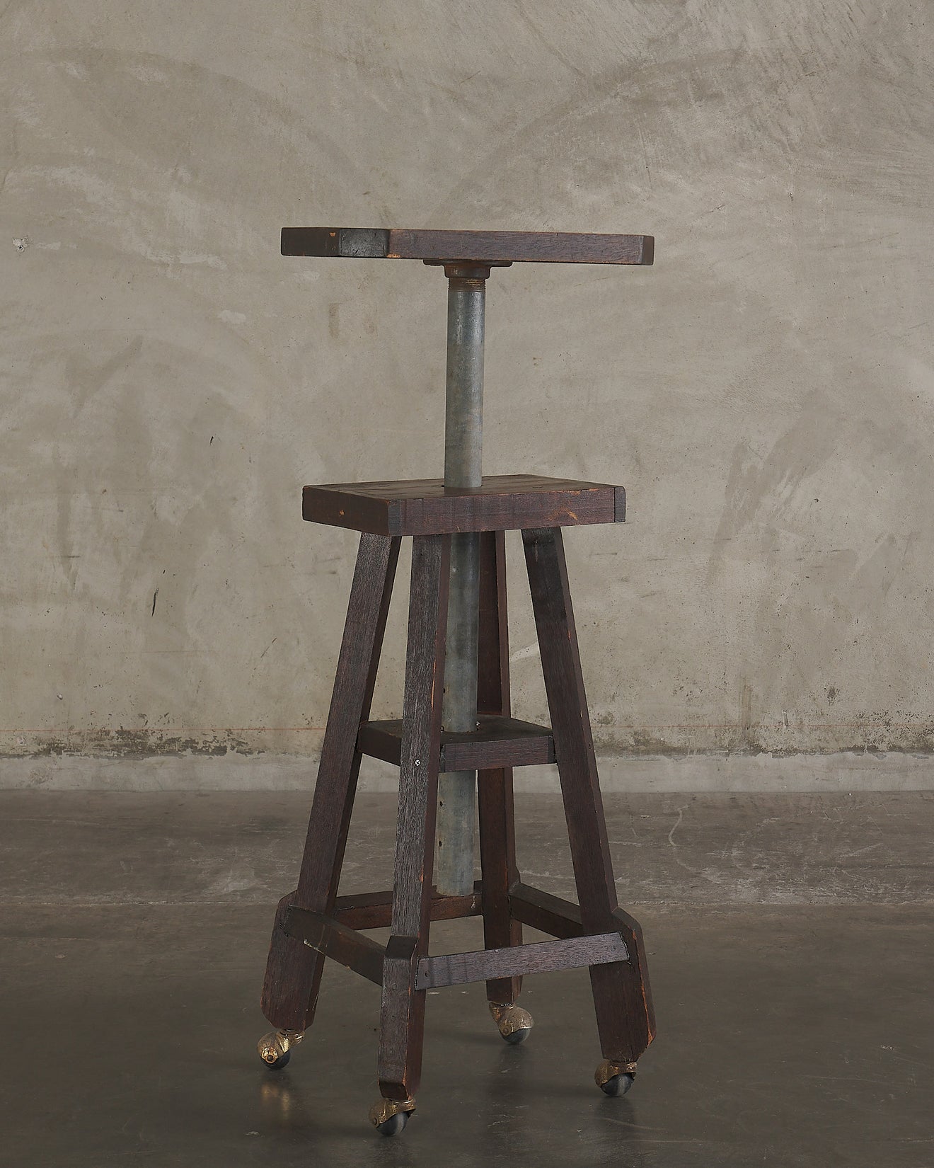 ADJUSTABLE SCULPTING TABLE, USA, C1910