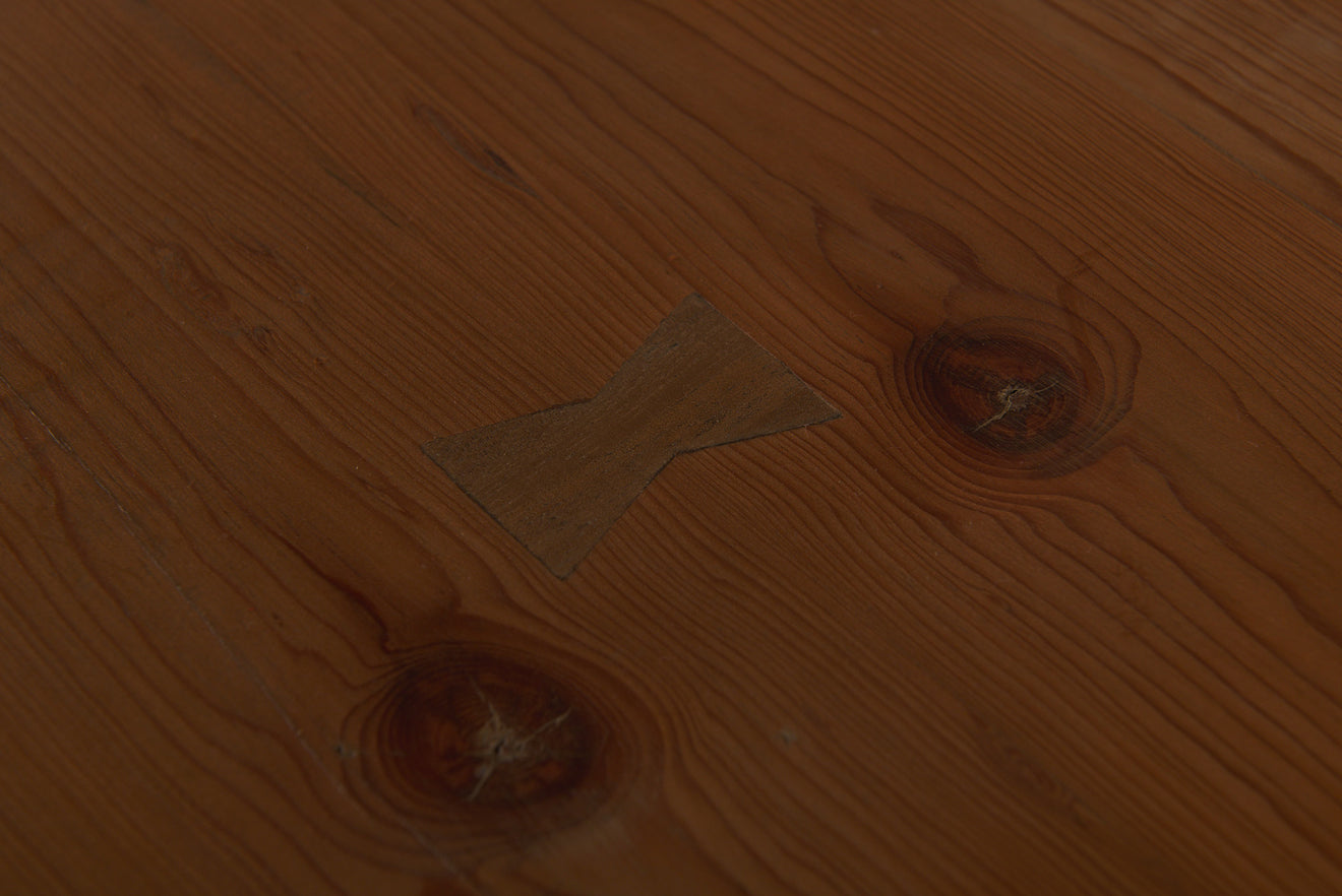 ARIO TABLE / PARTNERS DESK BY MIKE DIAZ