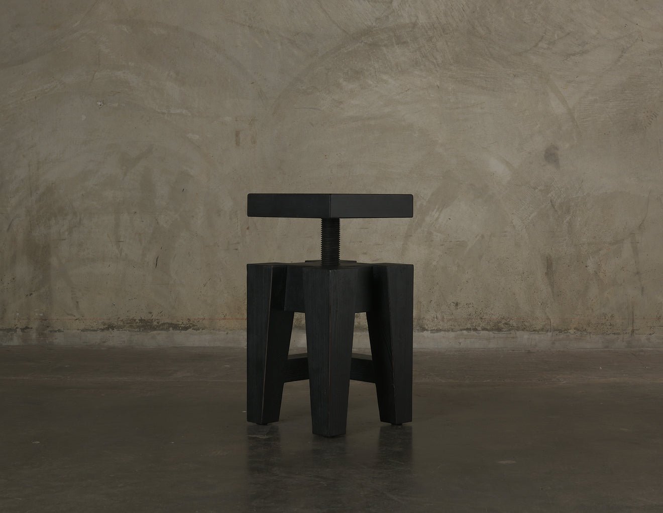 ENDOMORPH COUNTER STOOL