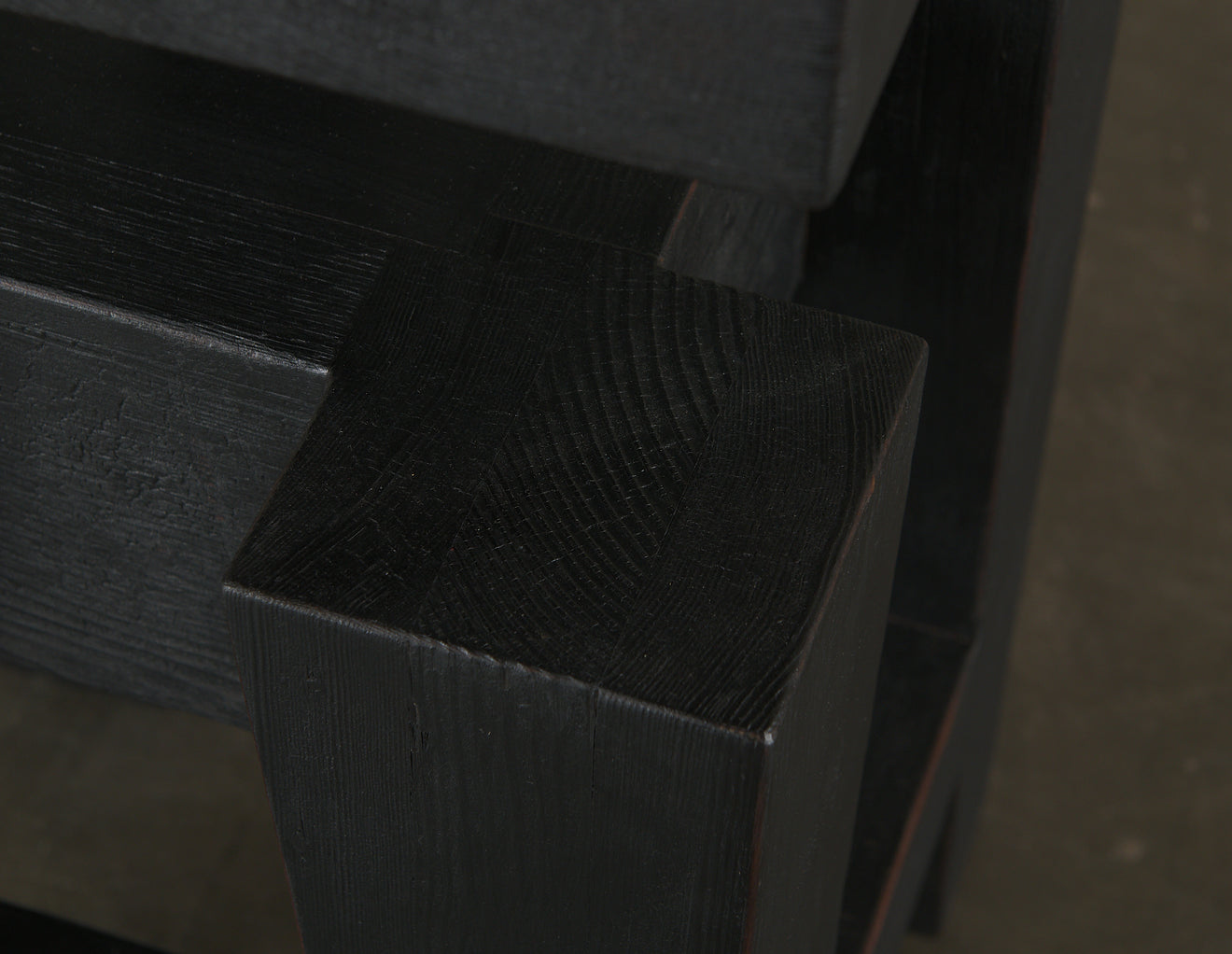 ENDOMORPH COUNTER STOOL