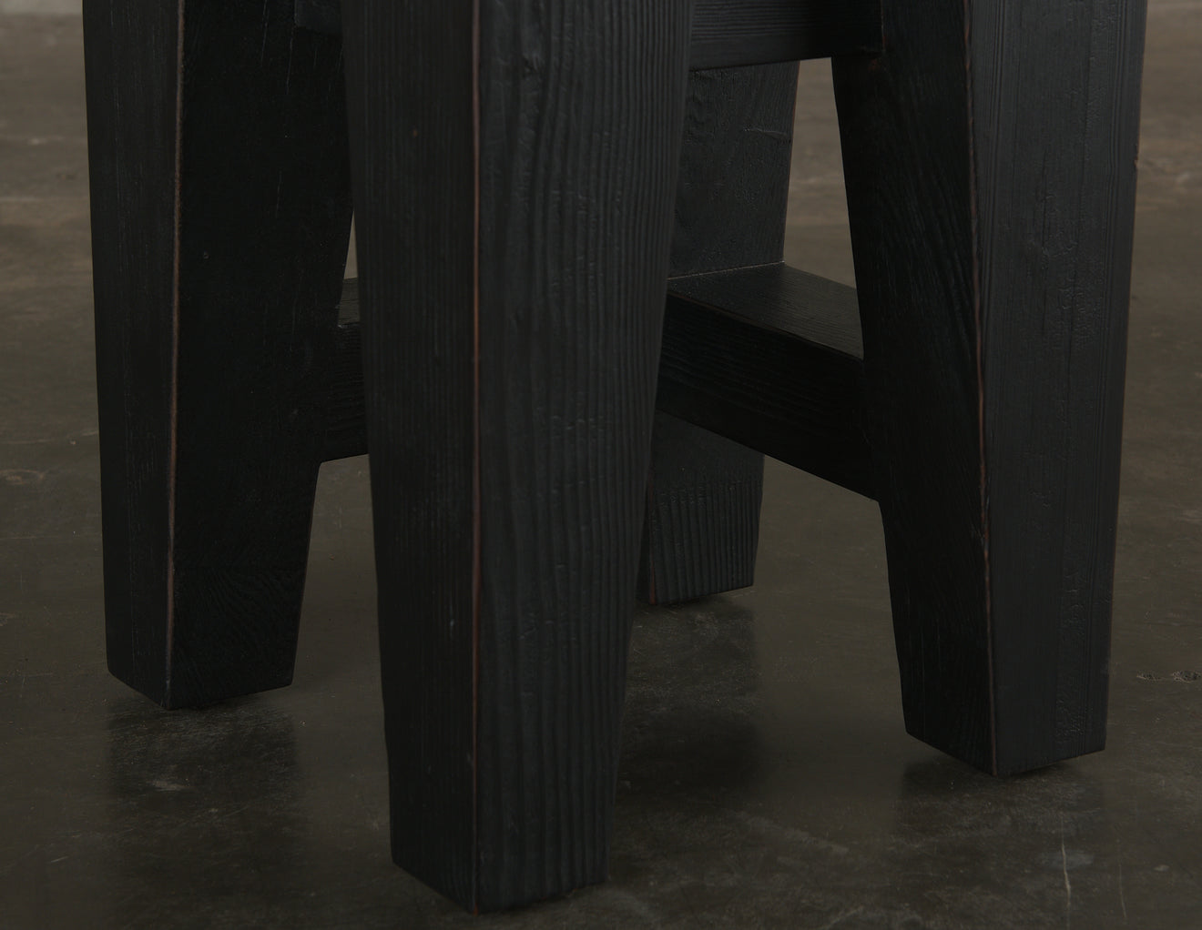 ENDOMORPH COUNTER STOOL