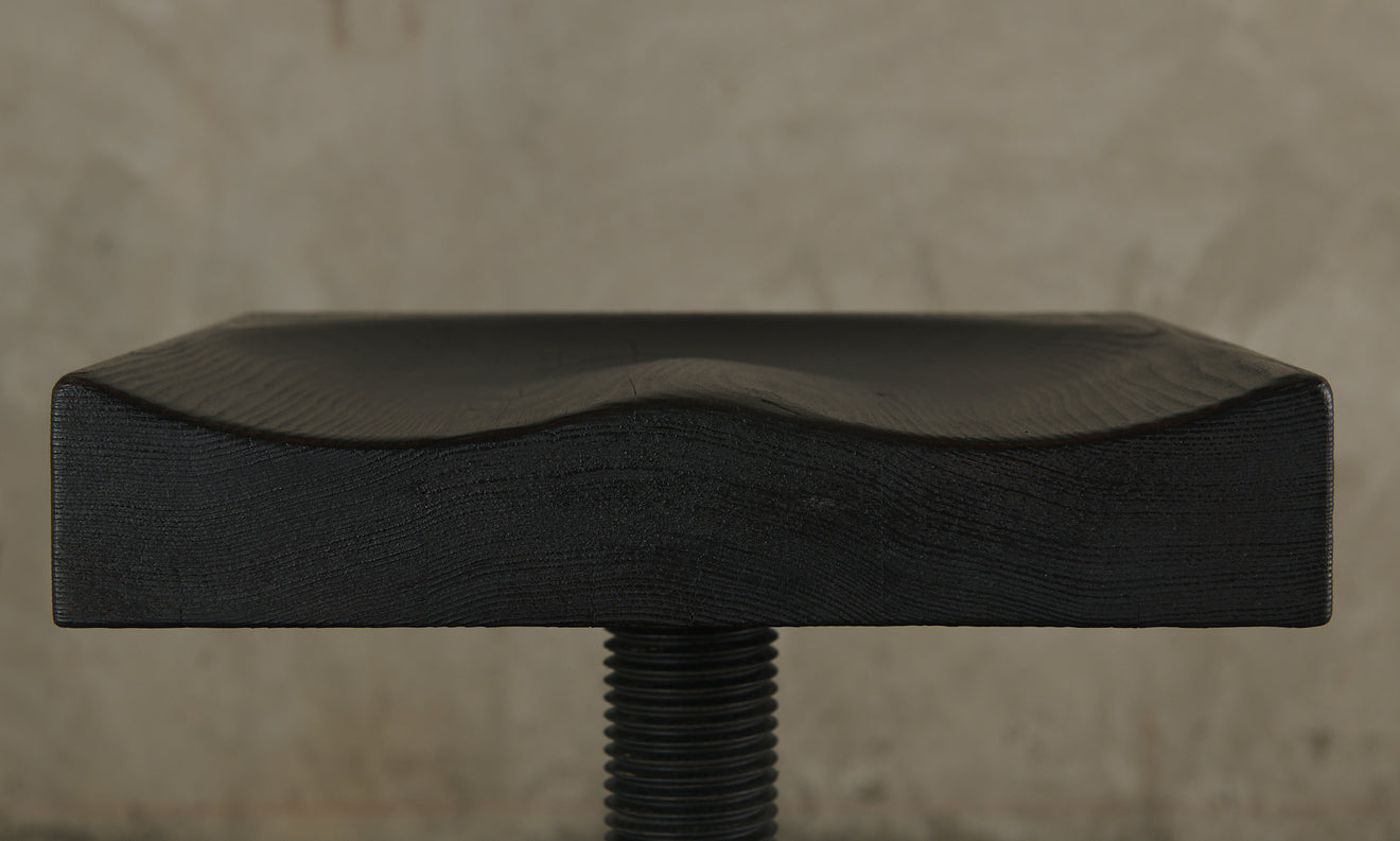 ENDOMORPH COUNTER STOOL