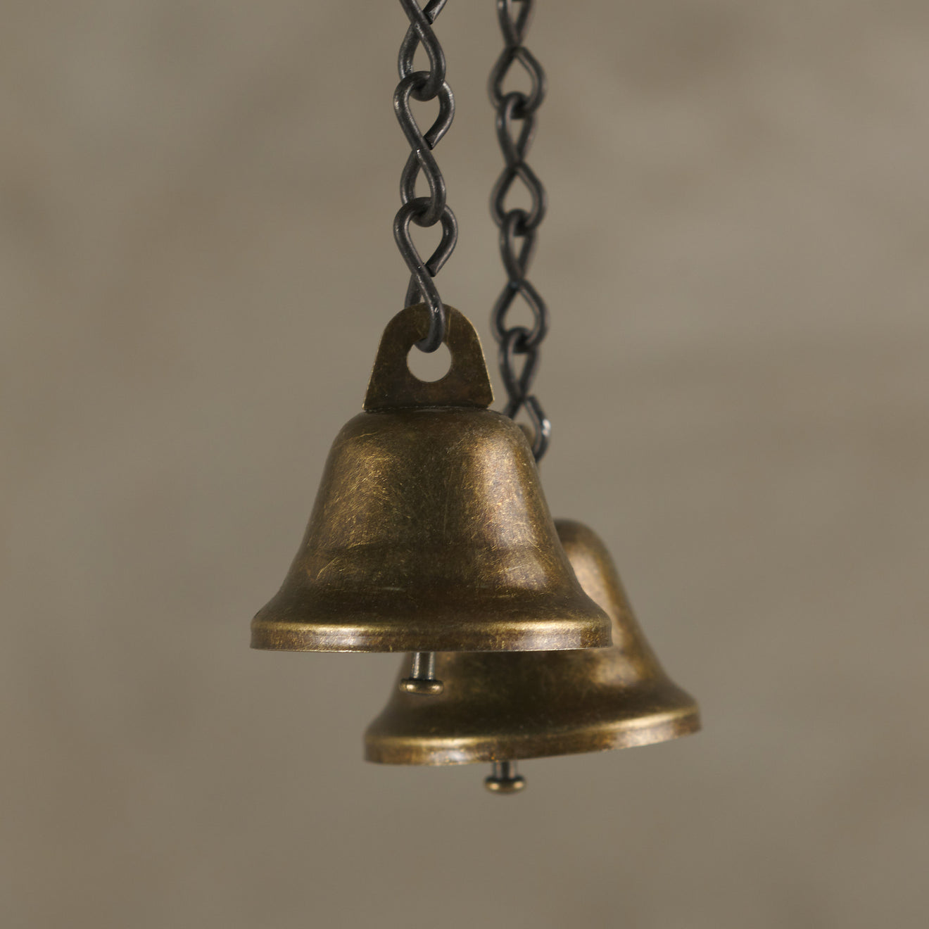 BCW POMPEIIAN CHIME ON STAND