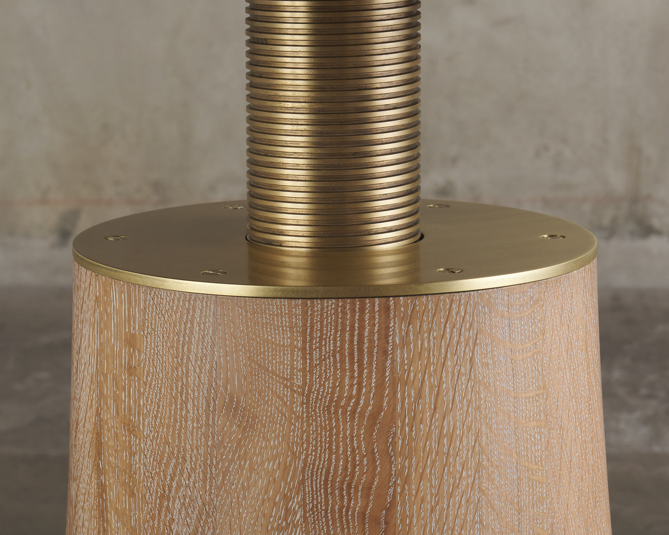 BCW ADJUSTABLE MUSHROOM TABLE