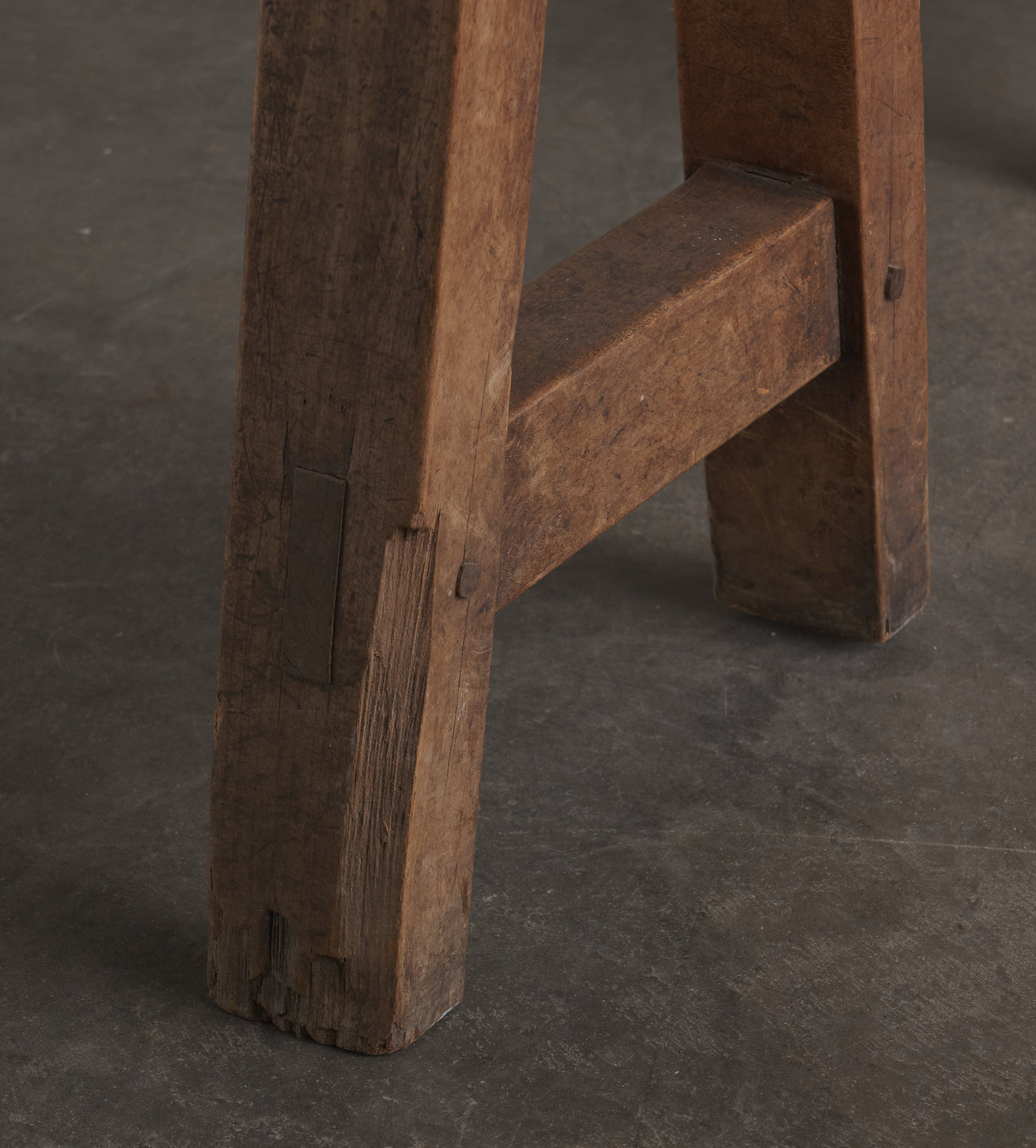 CONTINENTAL WALNUT BENCH, 19TH C