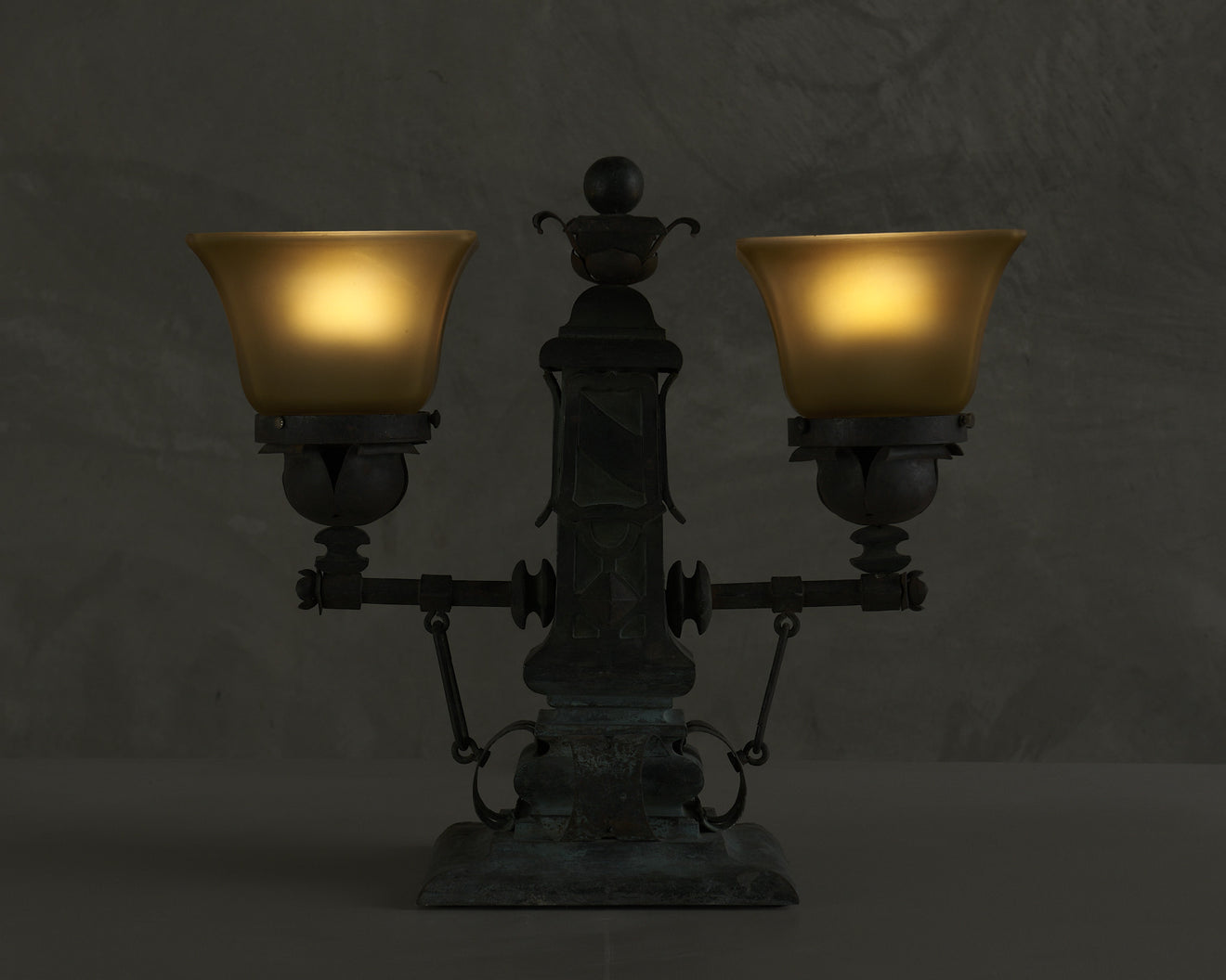 CRAFTSMAN DOUBLE SHADE TABLE FIXTURE, C1905