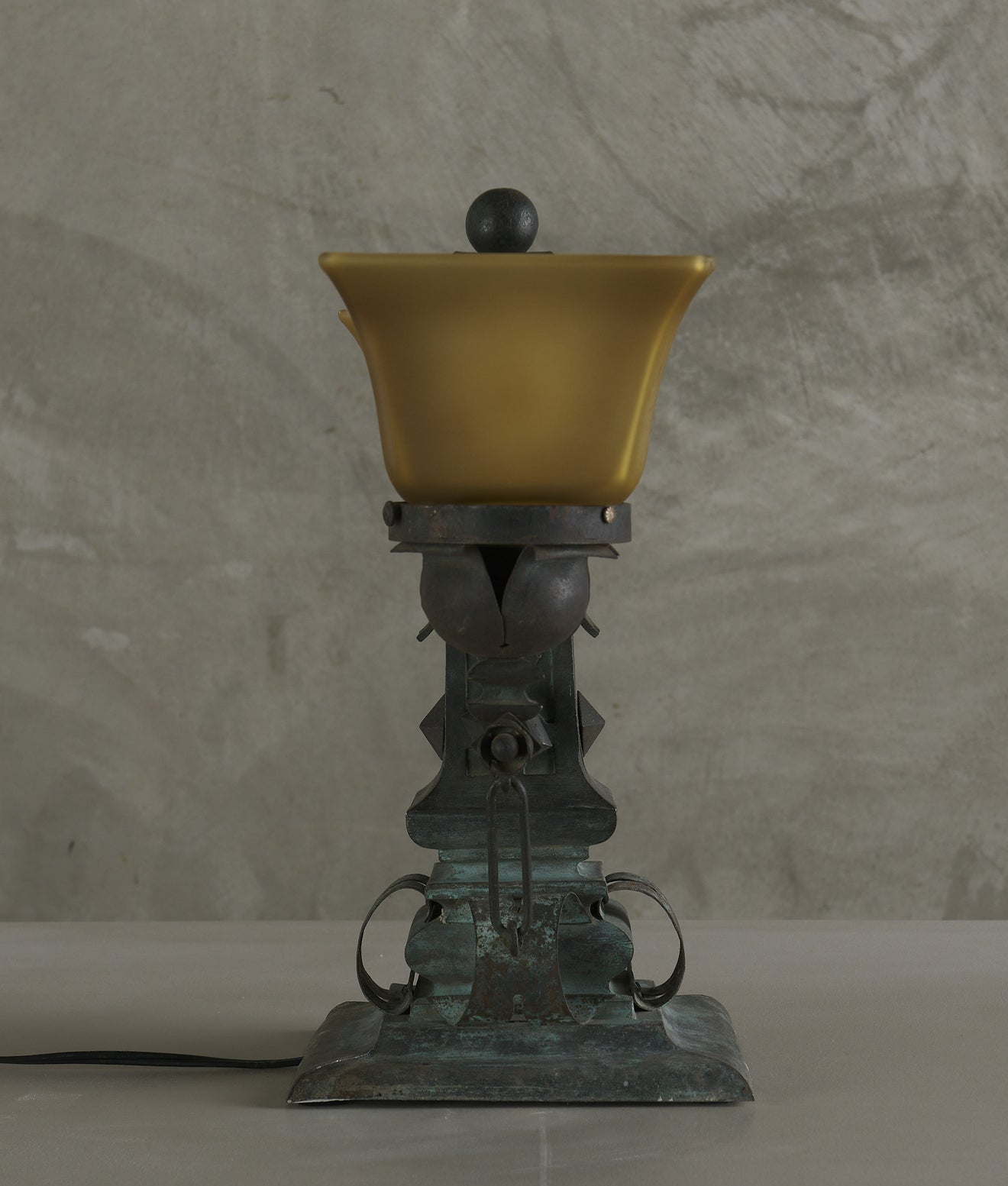 CRAFTSMAN DOUBLE SHADE TABLE FIXTURE, C1905