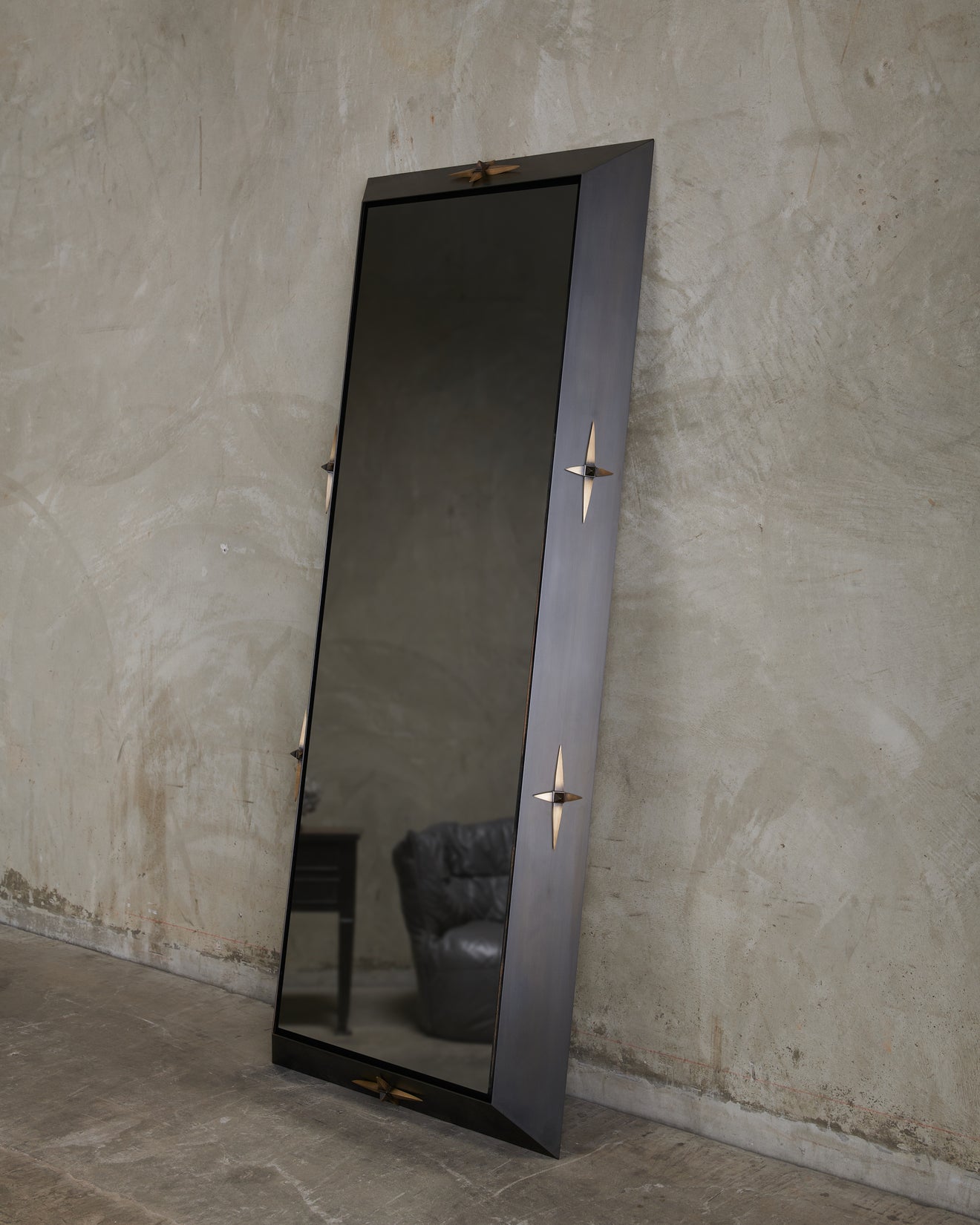 COMPASS DRESSING MIRROR BY LIKA MOORE