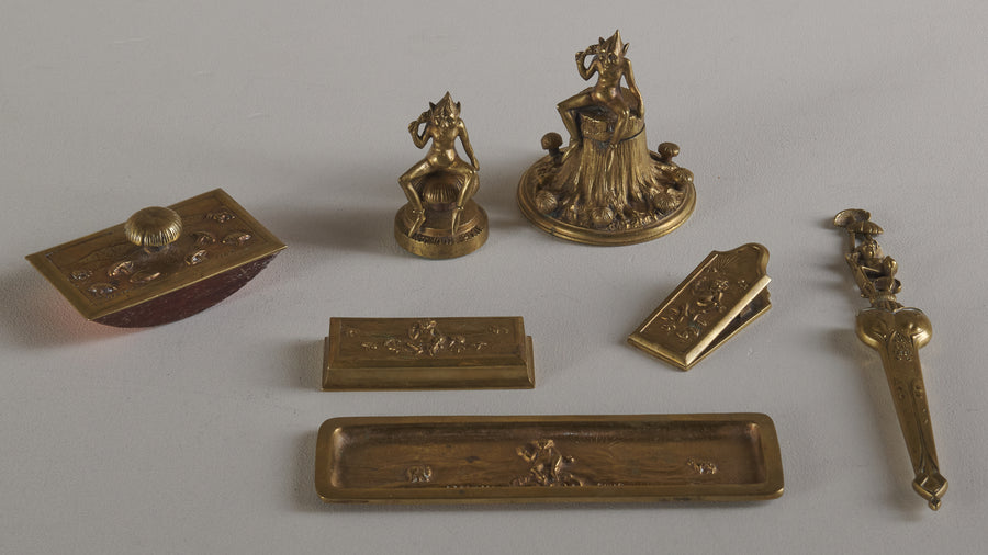 DARTMOOR 7 PIECE 'PIXIE' DESK SET