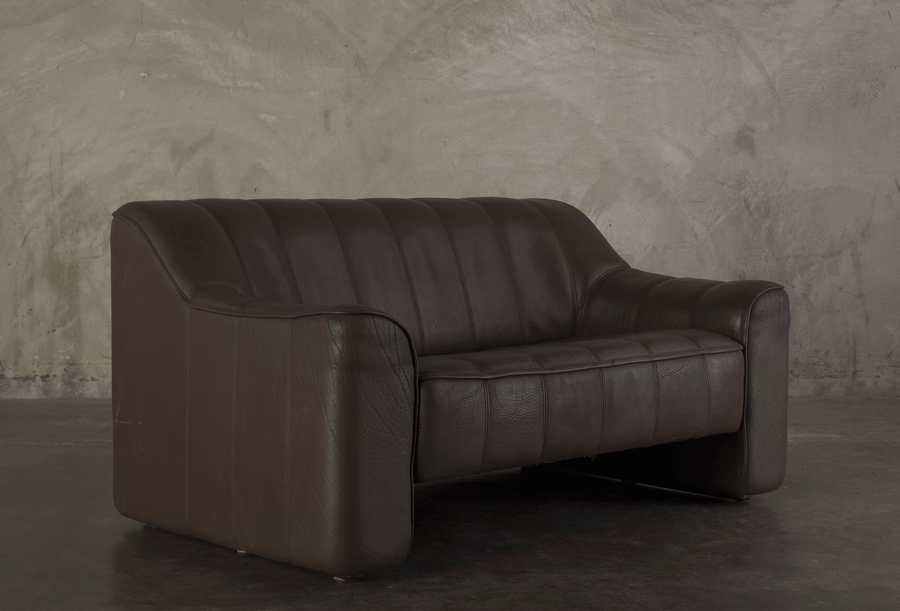 DE SEDE BUFFALO LEATHER SETTEE, 1970