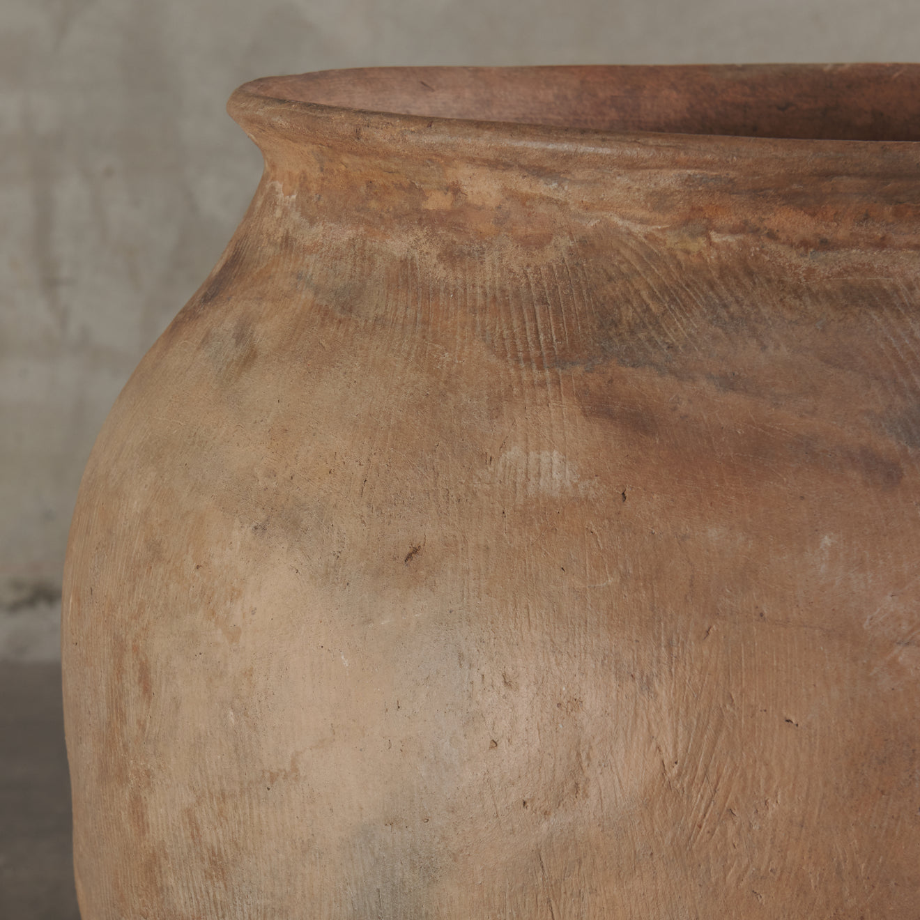 20TH C LARGE OAXACAN URN