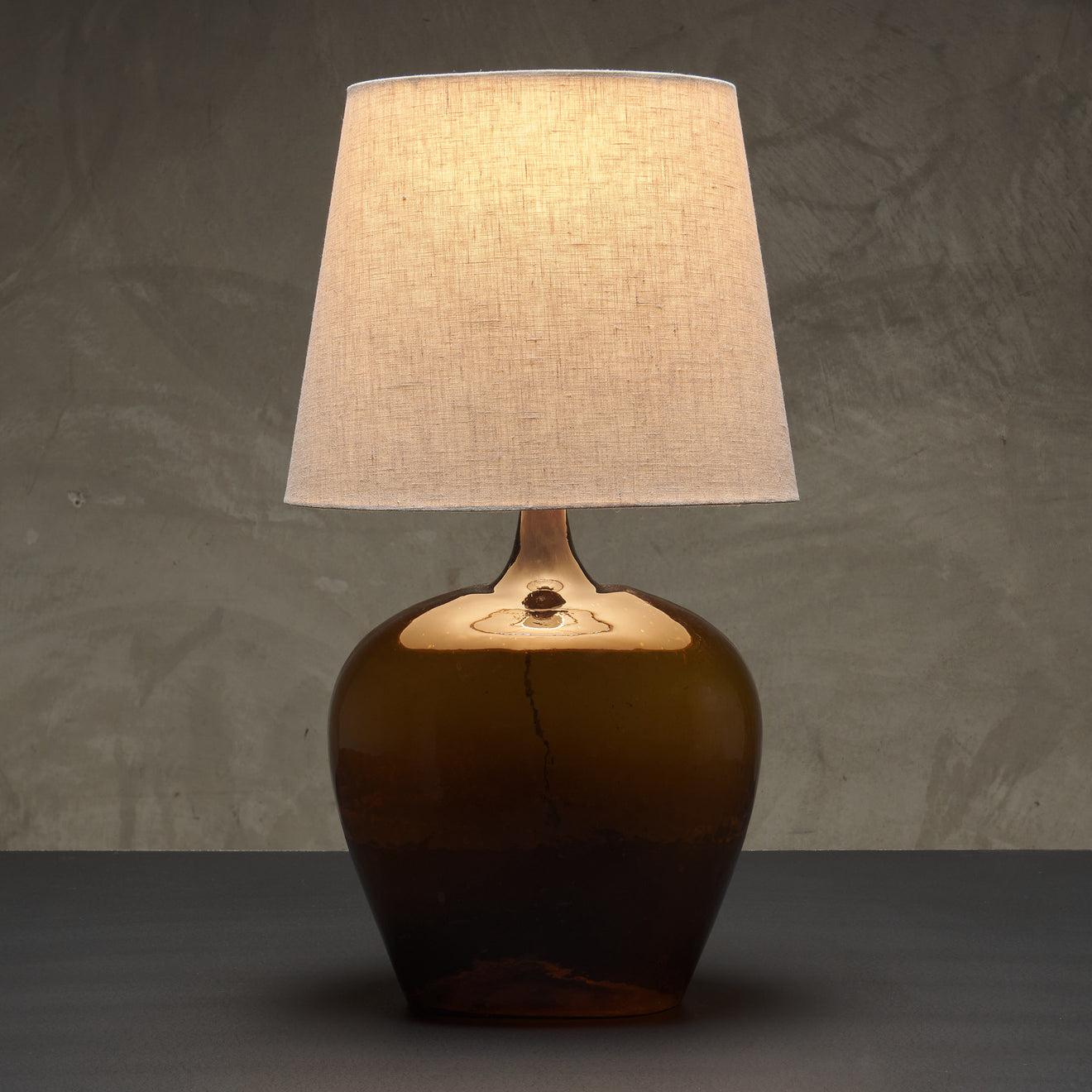 HANDBLOWN AMBER GLASS 'DAMA JUANA' MEZCAL BOTTLE TABLE LAMP