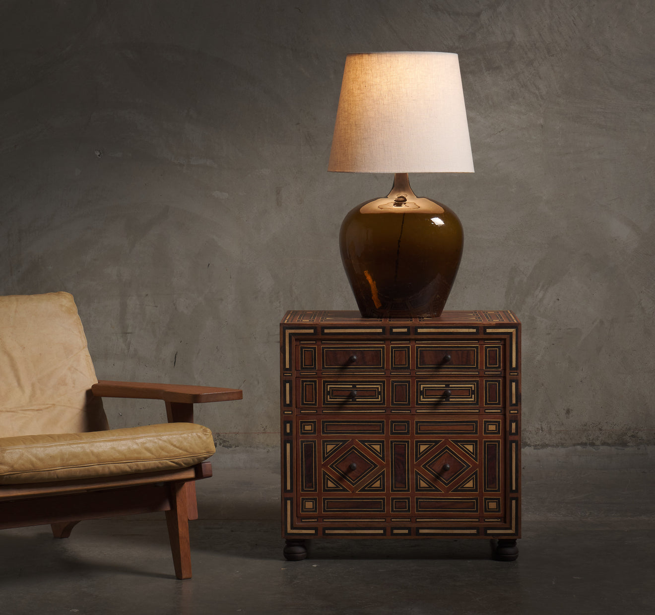 HANDBLOWN AMBER GLASS 'DAMA JUANA' MEZCAL BOTTLE TABLE LAMP