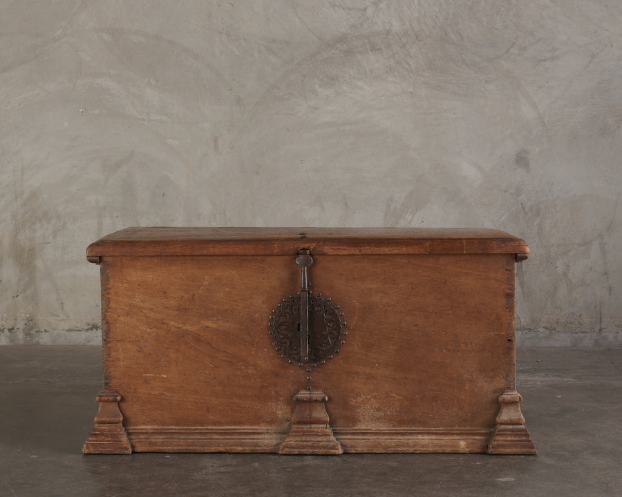 EARLY 19TH C MEXICAN TRUNK