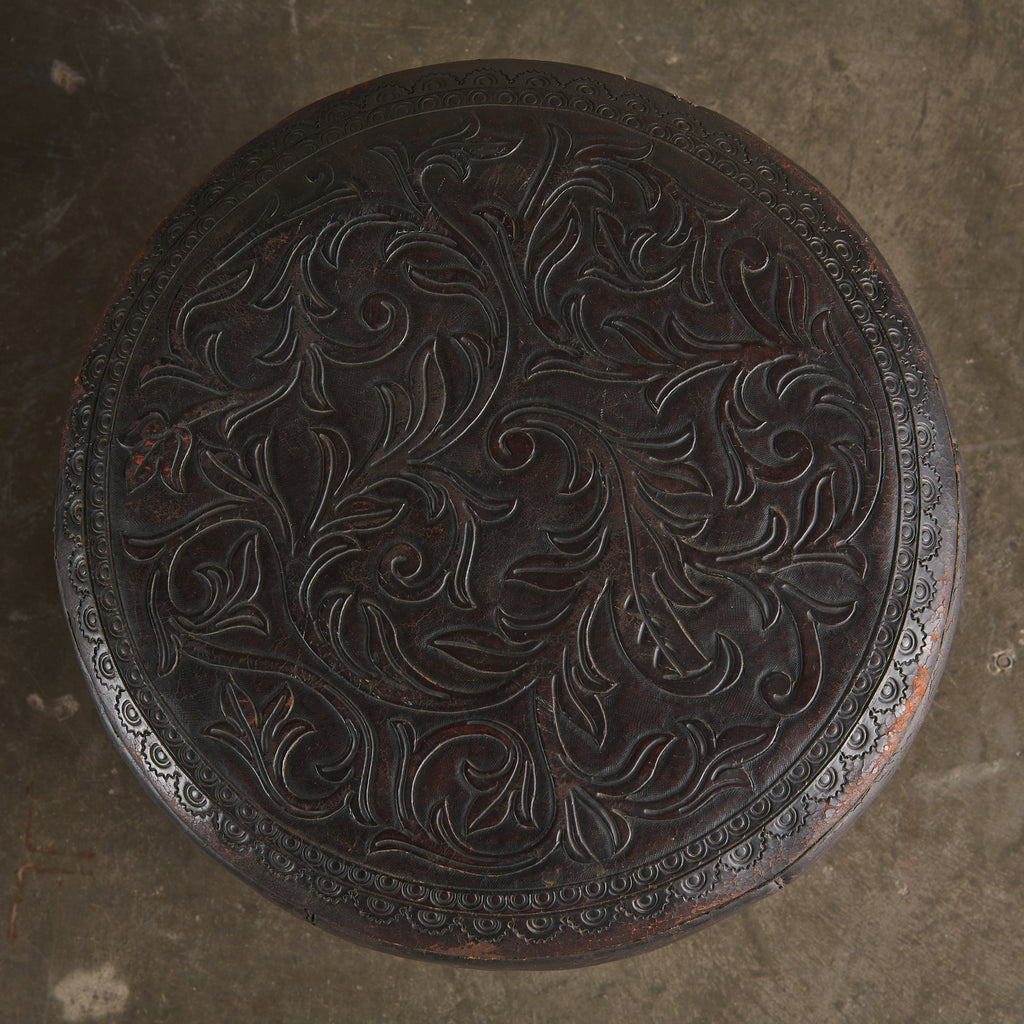 EMBBOSSED SADDLE LEATHER POUFS WITH HANDLES Blackman Cruz