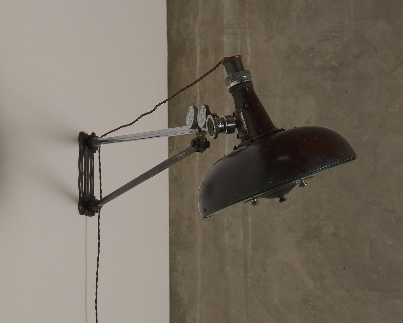 EXPANDING MEDICAL SCONCE