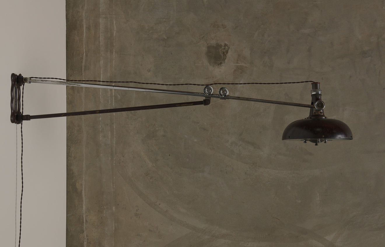 EXPANDING MEDICAL SCONCE