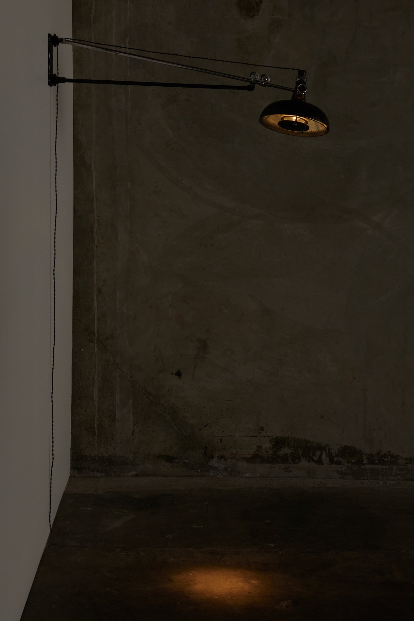 EXPANDING MEDICAL SCONCE