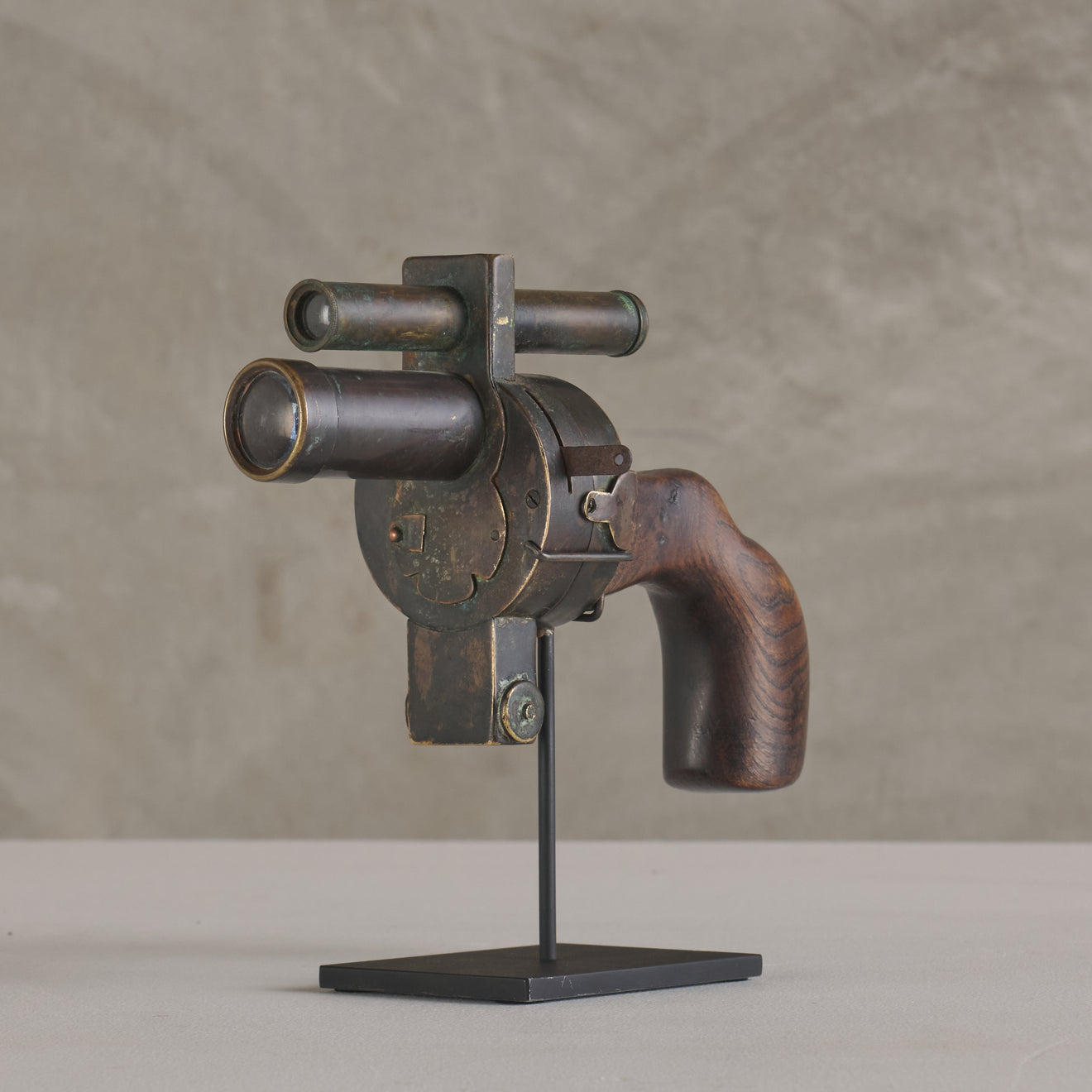 EXTREMELY RARE FRENCH DETECTIVE'S REVOLVER CAMERA, c1862