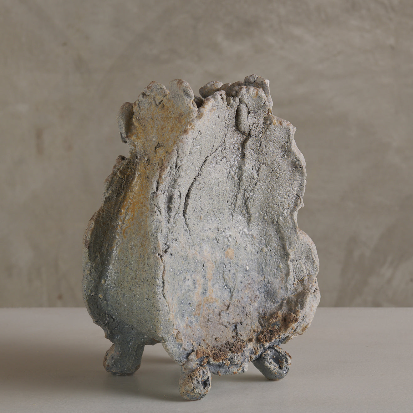 FOOTED BRUTALIST CLAY VASE, 20TH C