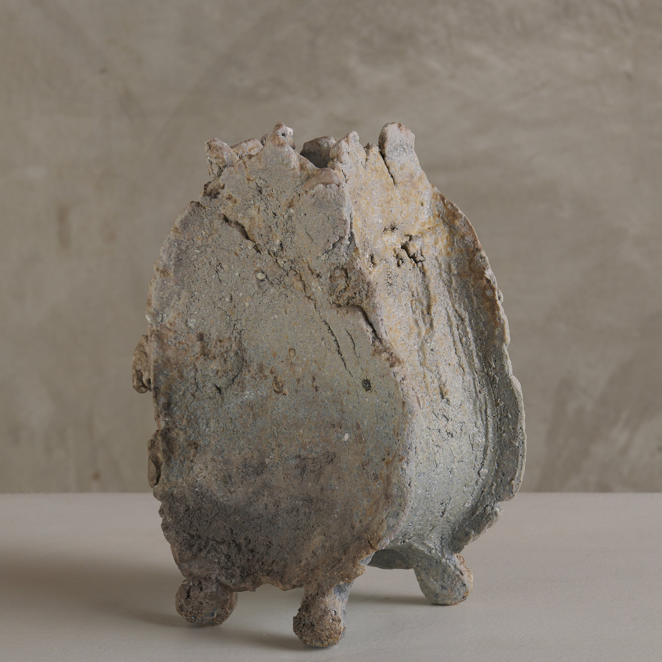 FOOTED BRUTALIST CLAY VASE, 20TH C