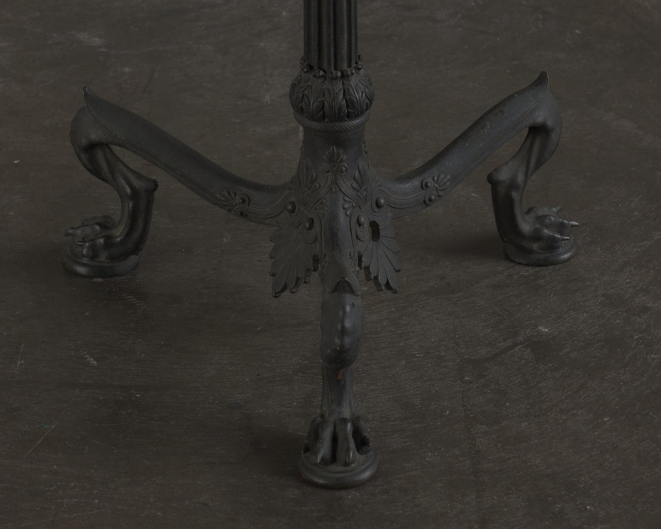 GRAND TOUR BRONZE TRI-LEG PEDESTAL TABLE, c1910