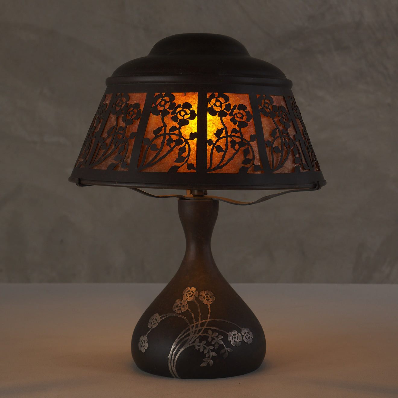 HEINTZ ART METAL SHOP, FLORAL OVERLAY TABLE LAMP, c1915