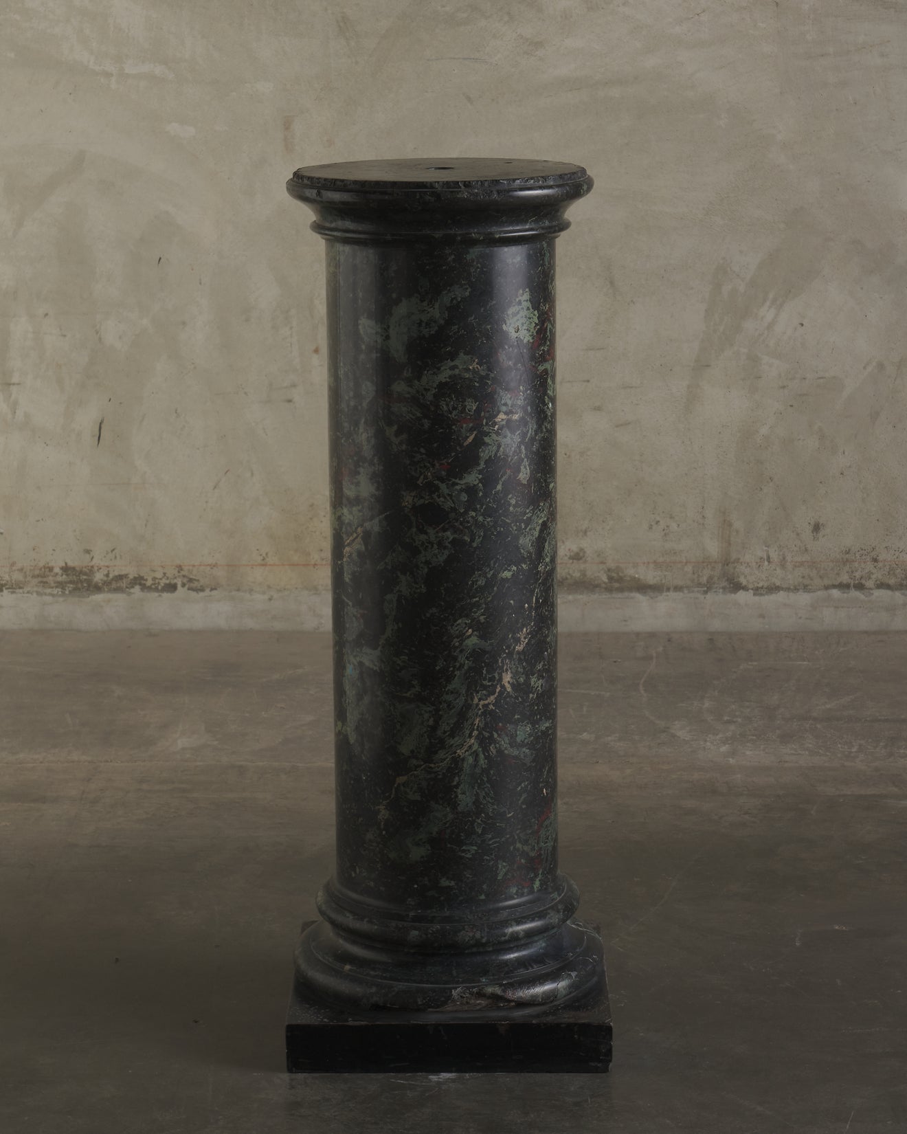 ITALIAN SCAGLIOLA COLUMN