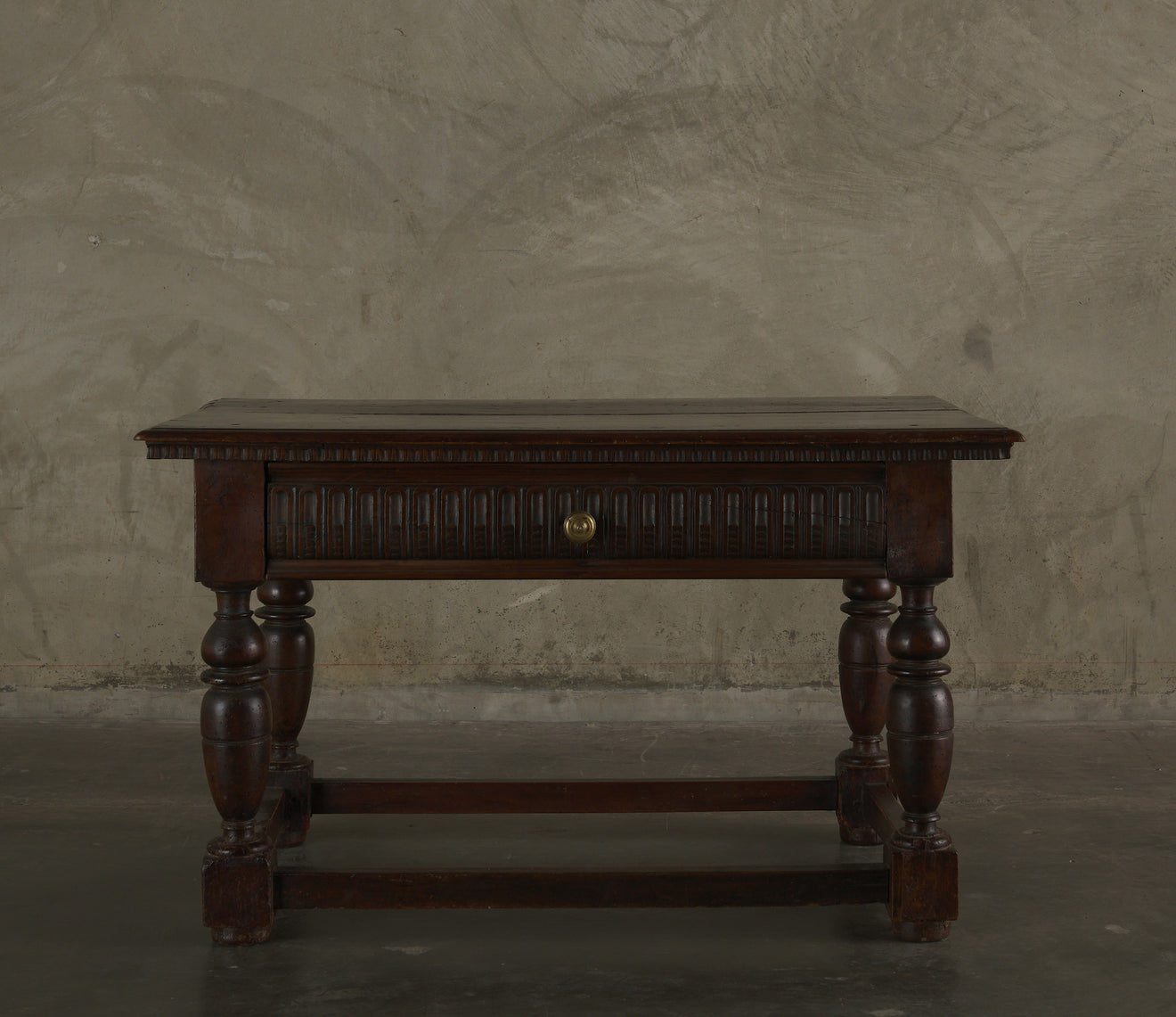 ITALIAN WRITING TABLE
