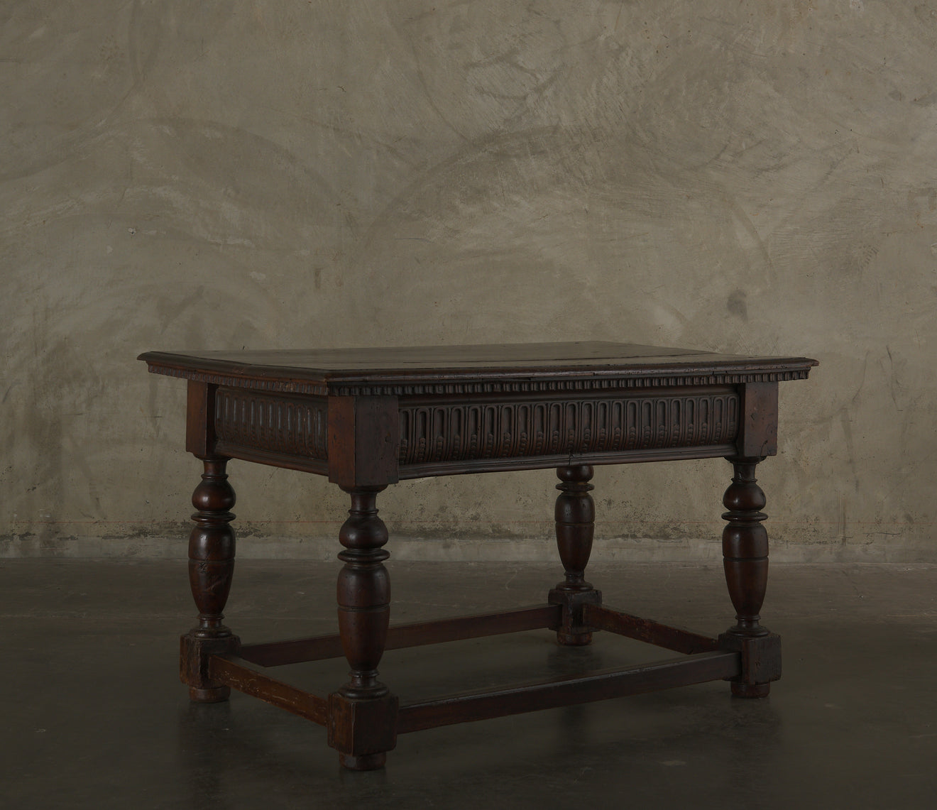 ITALIAN WRITING TABLE