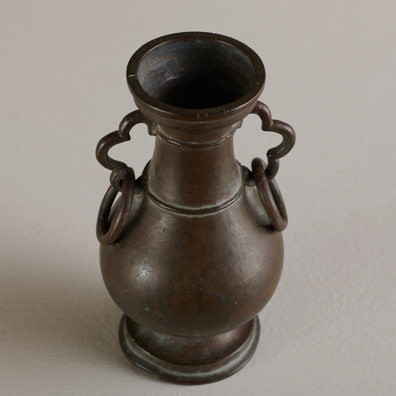 JAPANESE RING HANDLED VASE