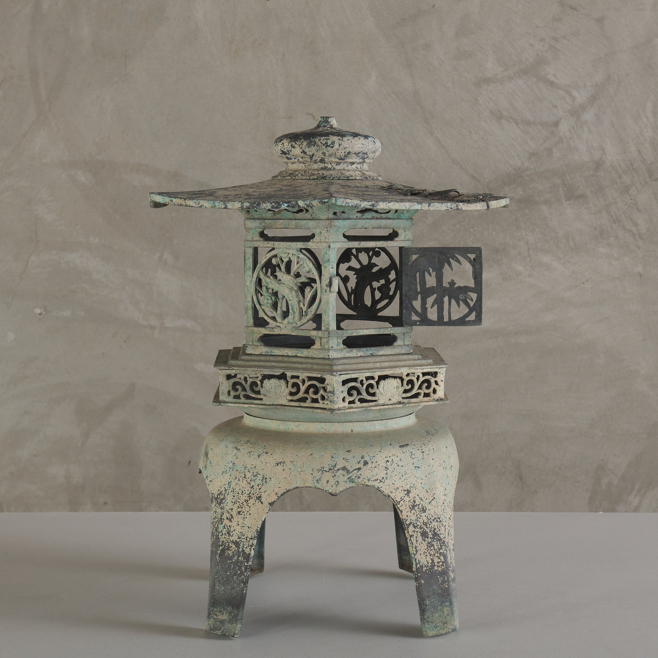 JAPANESE TORO GARDEN PAGODA, EARLY 20TH CENTURY
