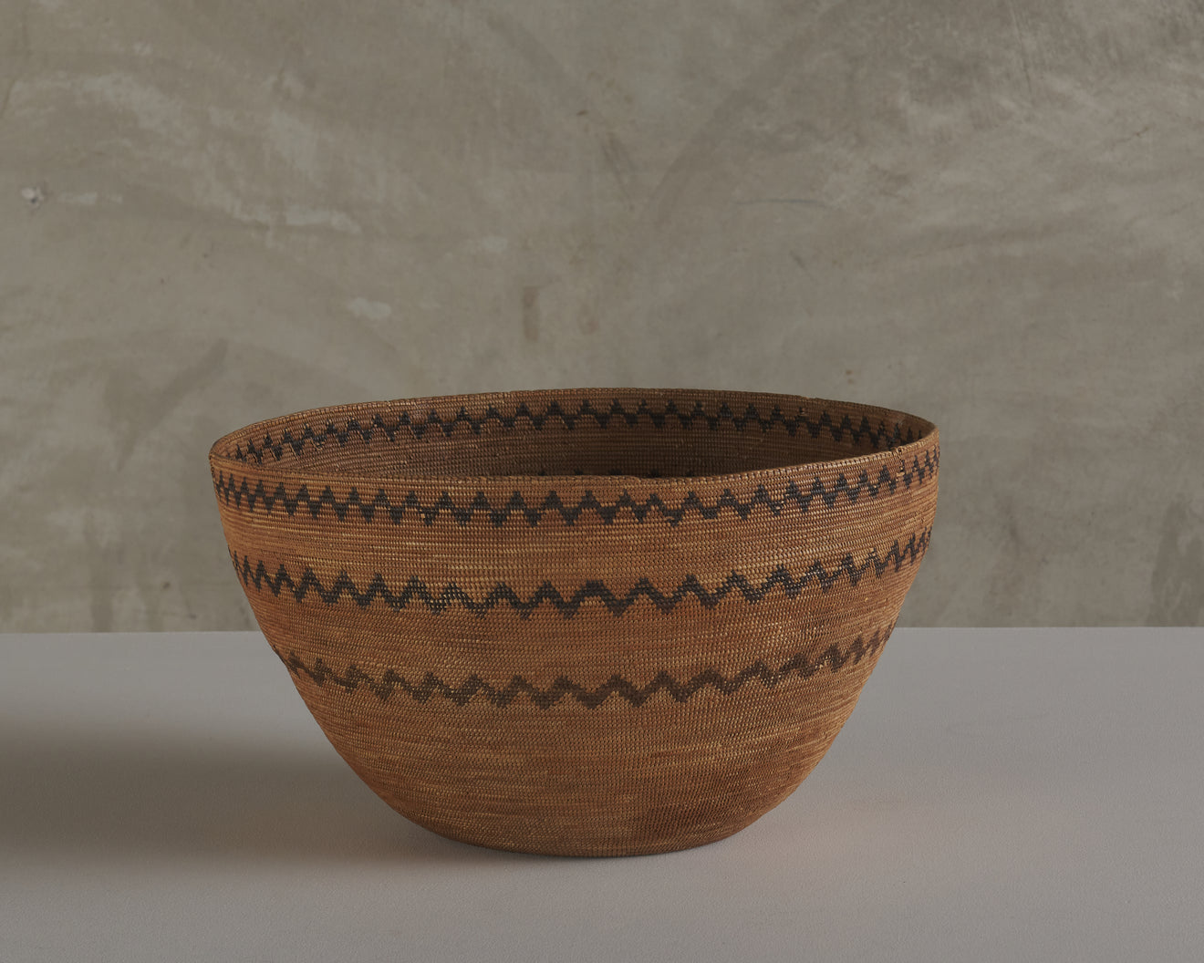 LARGE NATIVE AMERICAN MONO LAKE PAIUTE BASKET