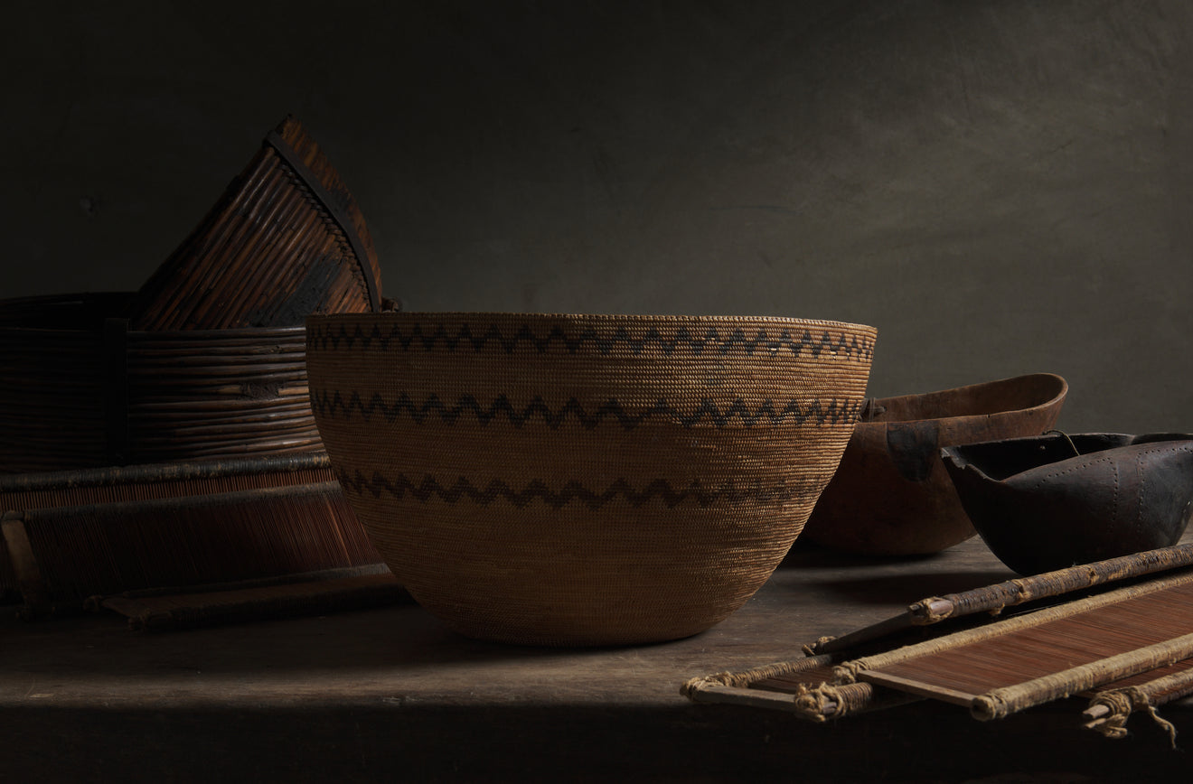 LARGE NATIVE AMERICAN MONO LAKE PAIUTE BASKET