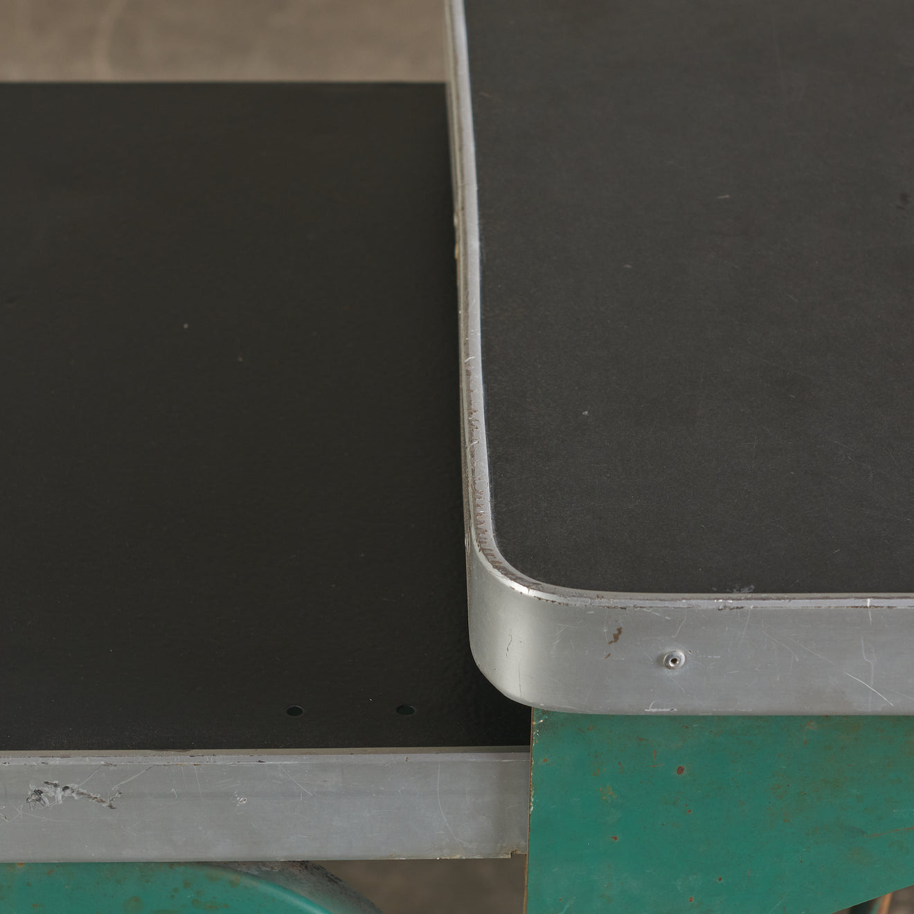 OLIVETTI 3 TIER ADJUSTABLE DESK