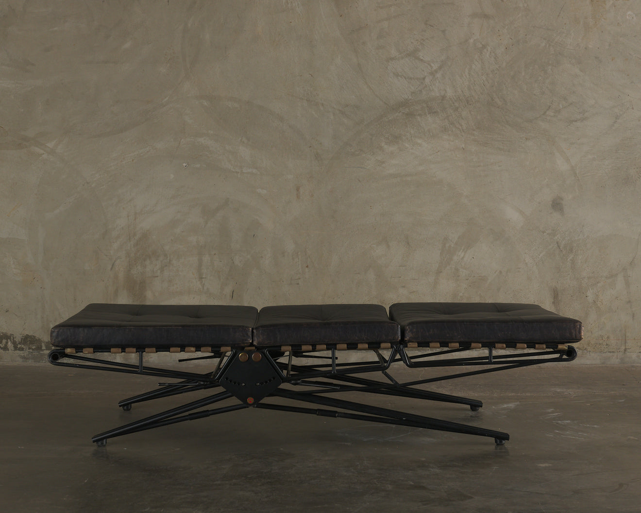 OSVALDO BORSANI L-77 CHAISE LOUNGE