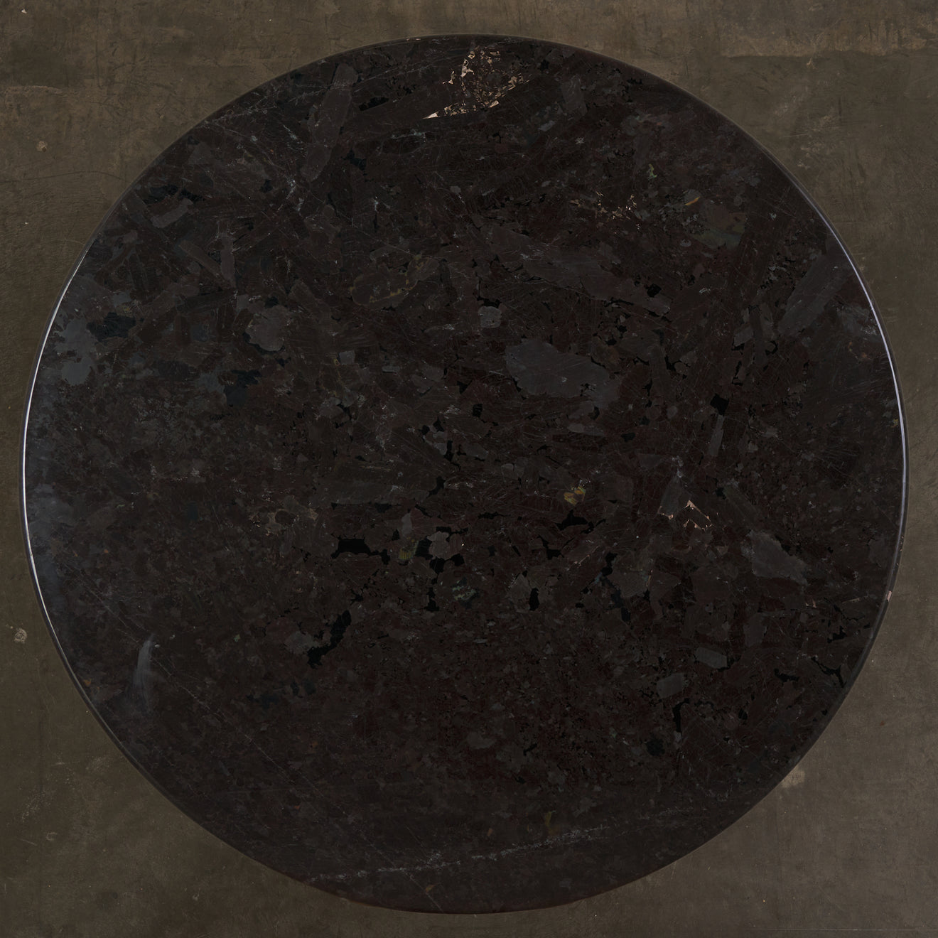 BCW OP ROUND TABLE WITH GRANITE TOP