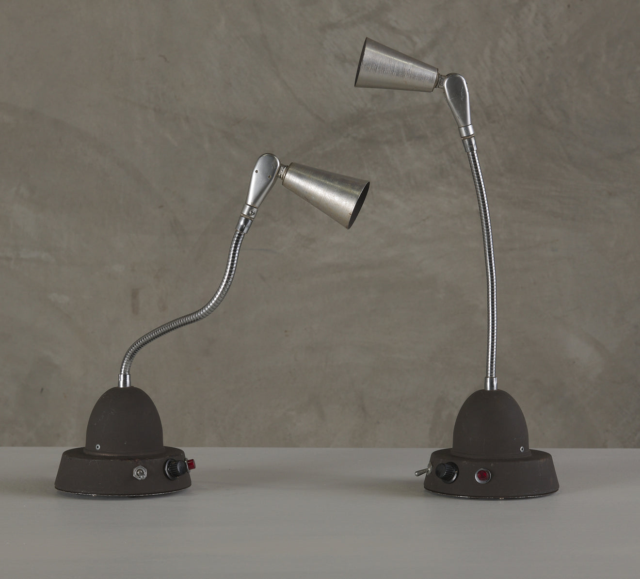 PAIR OF INDUSTRIAL ADJUSTABLE TABLE LAMPS