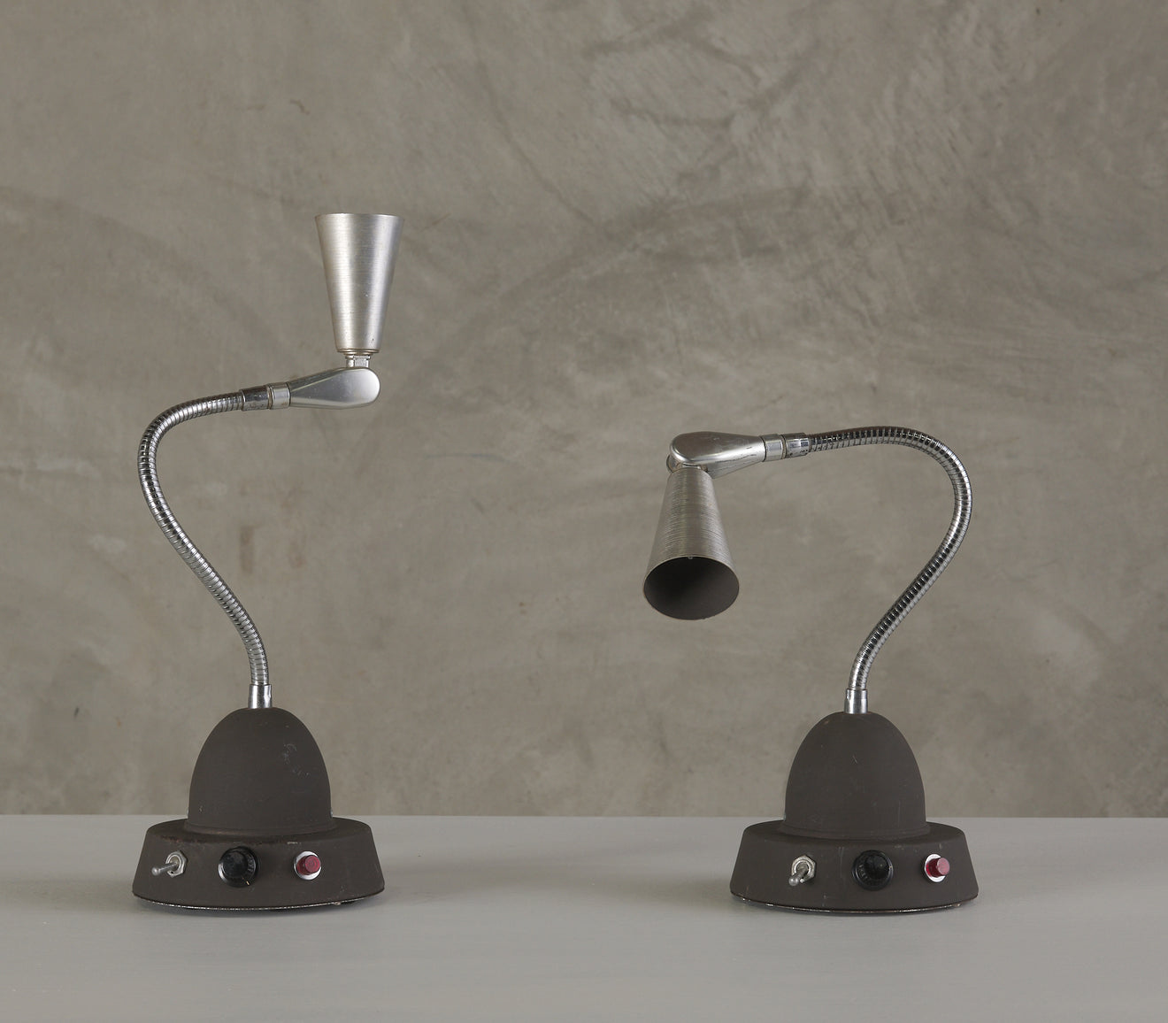 PAIR OF INDUSTRIAL ADJUSTABLE TABLE LAMPS