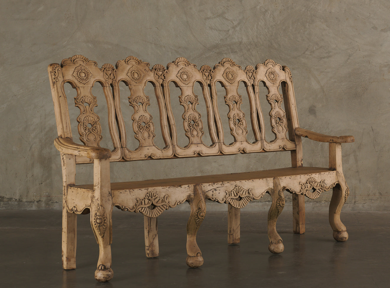 PERUVIAN ALISO WOOD BENCH