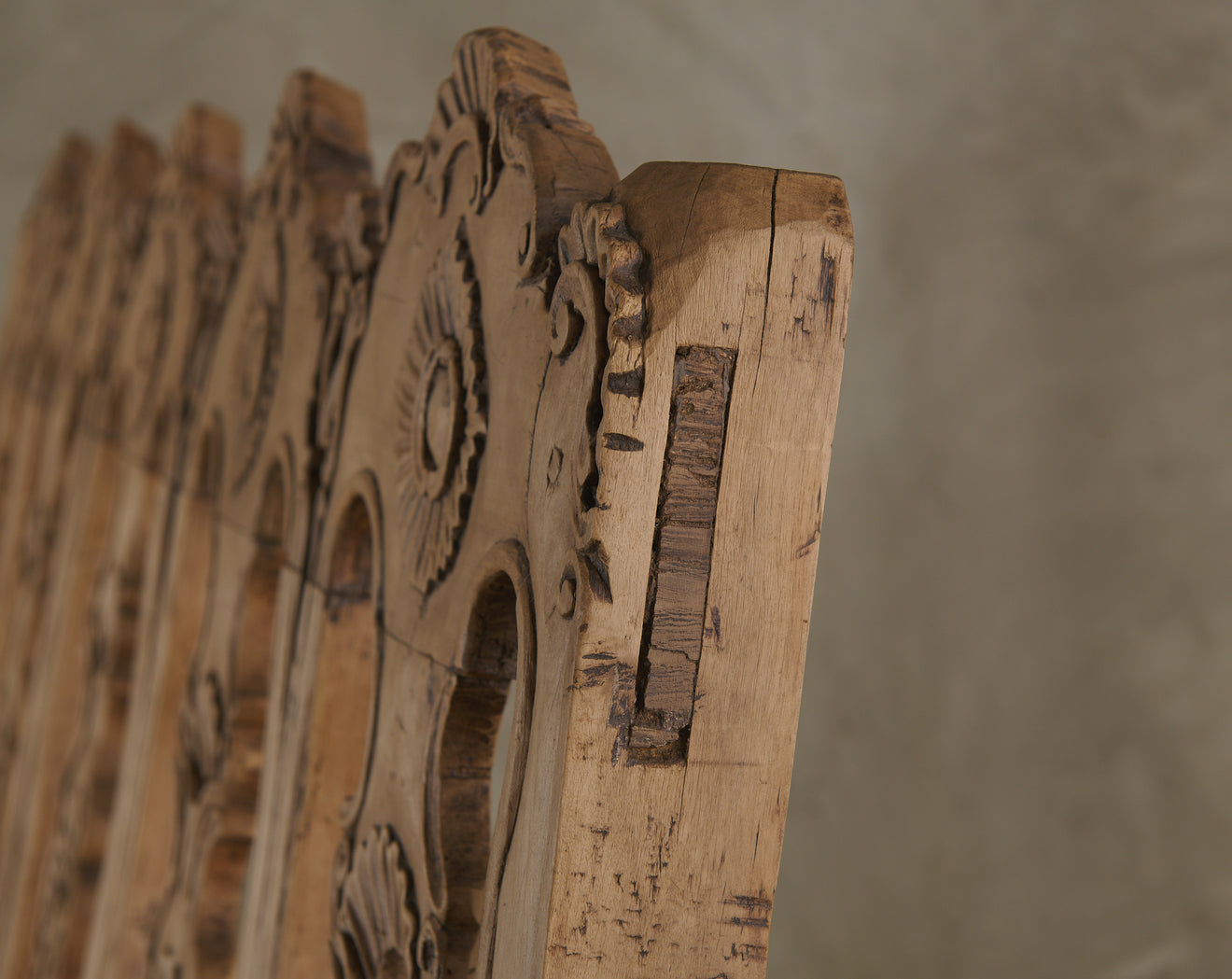 PERUVIAN ALISO WOOD BENCH