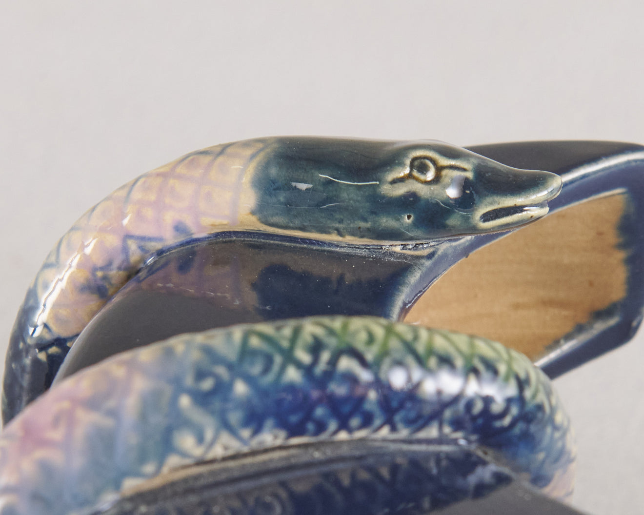 CERAMIC CRESCENT BOWL WITH SERPENT