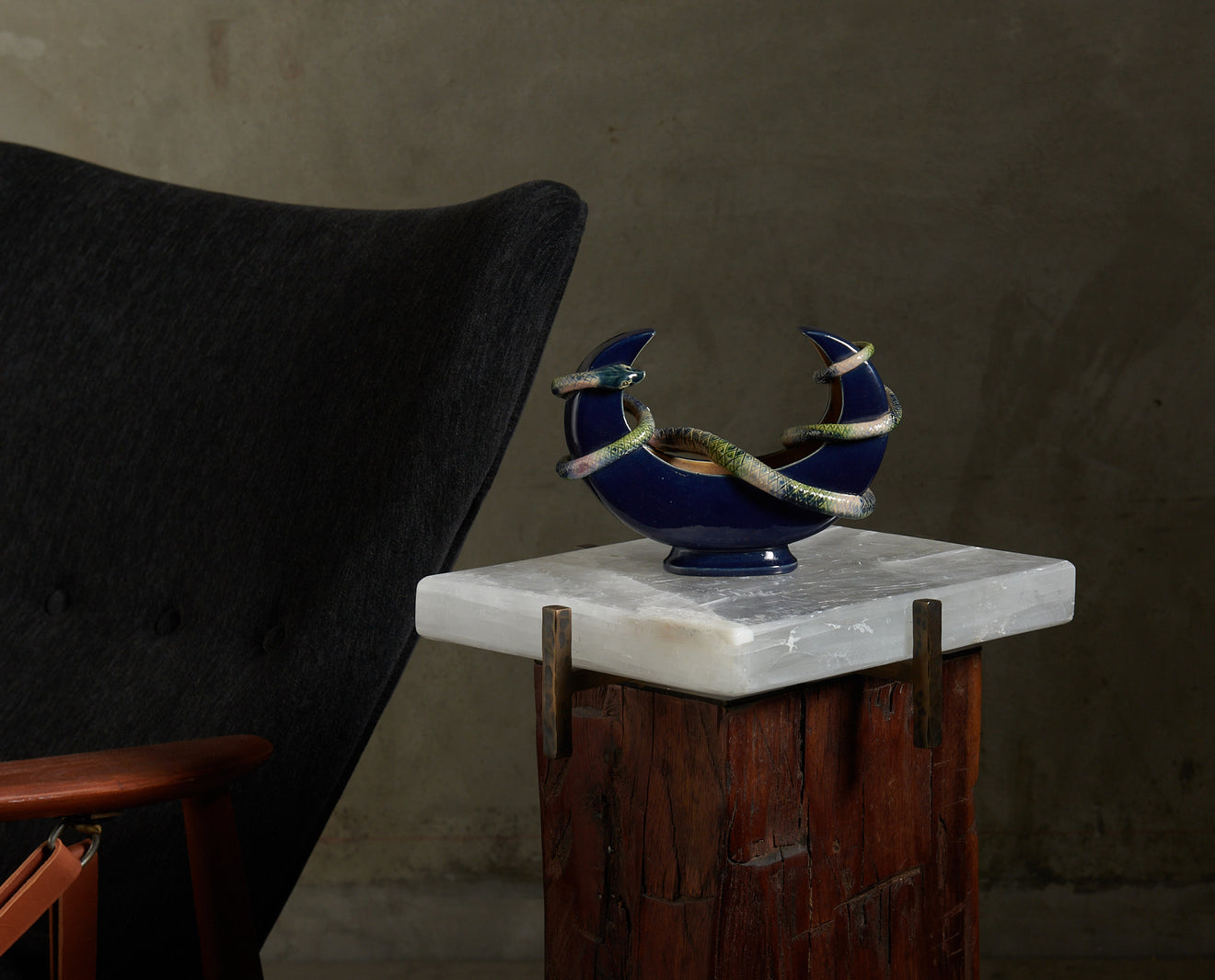 CERAMIC CRESCENT BOWL WITH SERPENT