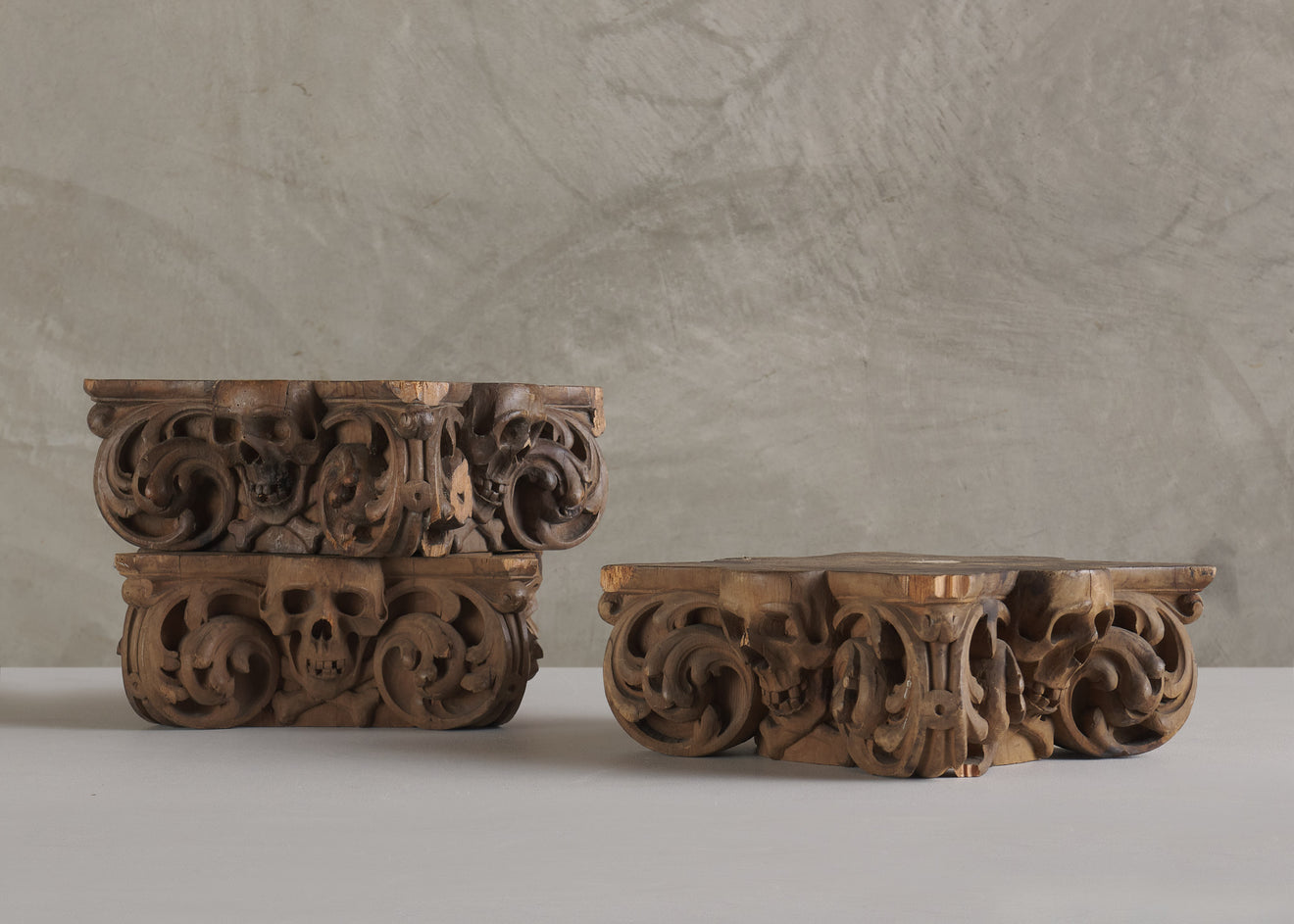 SET OF 3 VICTORIAN SKULL & CROSS BONE ARCHITECTURAL CAPITALS