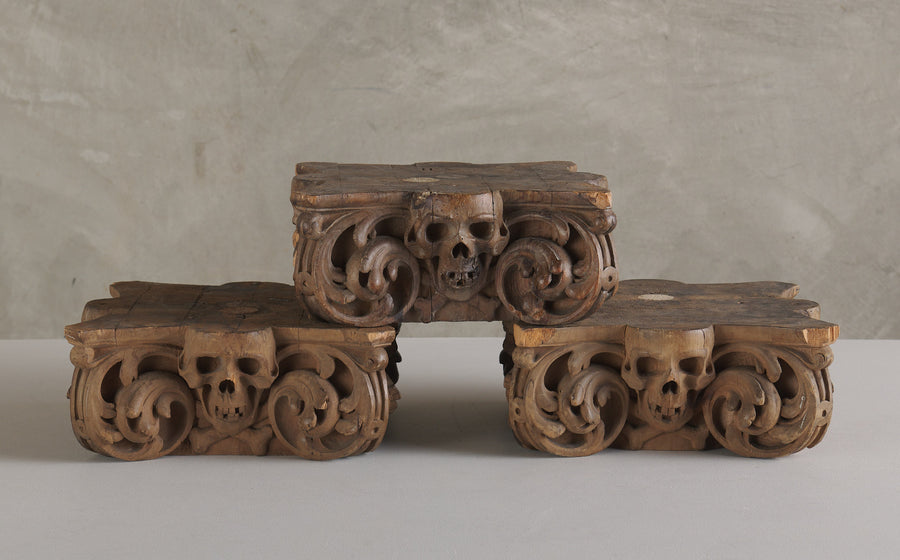 SET OF 3 VICTORIAN SKULL & CROSS BONE ARCHITECTURAL CAPITALS