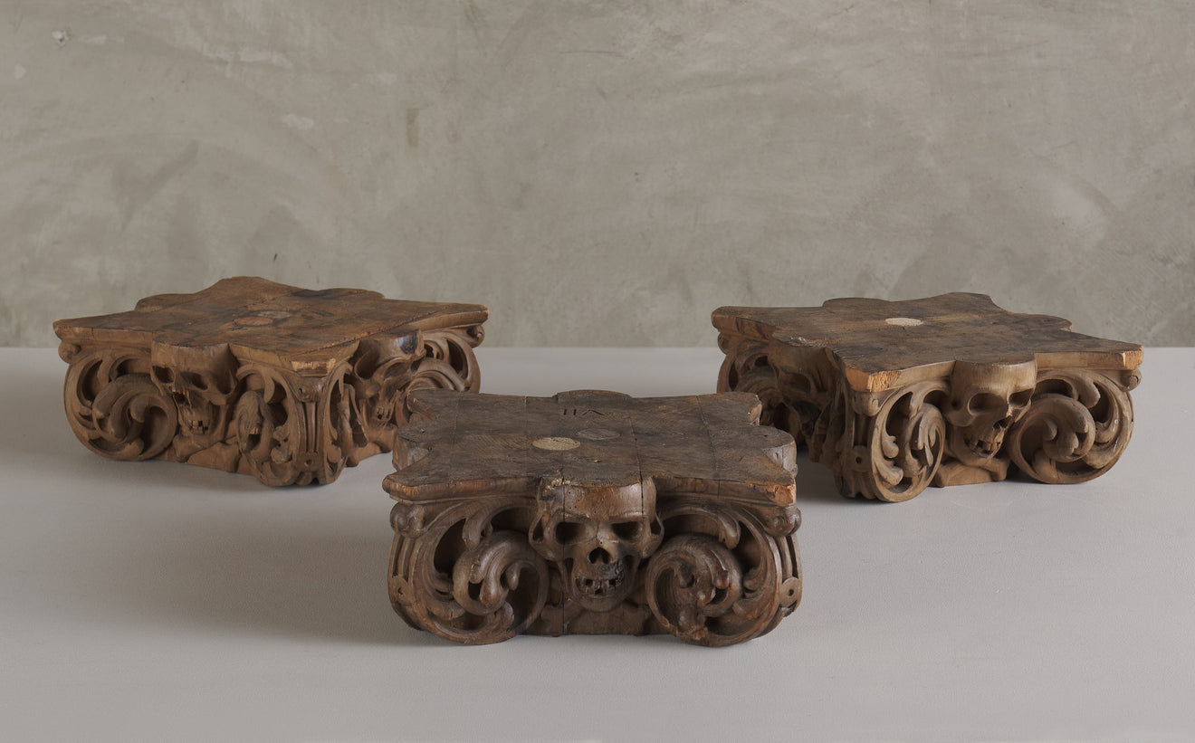 SET OF 3 VICTORIAN SKULL & CROSS BONE ARCHITECTURAL CAPITALS