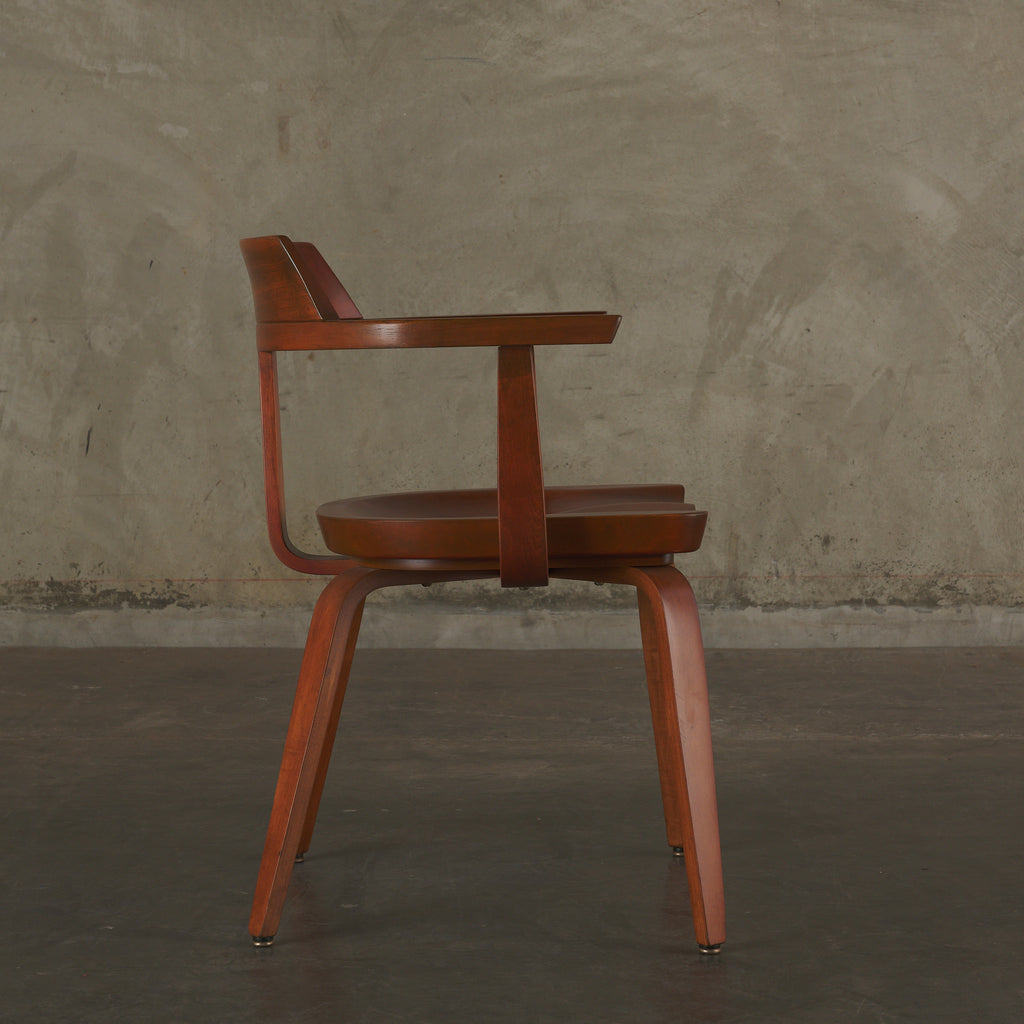 【 新品 】Walter Grupius 1951 W199 Dining Armchair by Walter Gropius and Ben Thompson