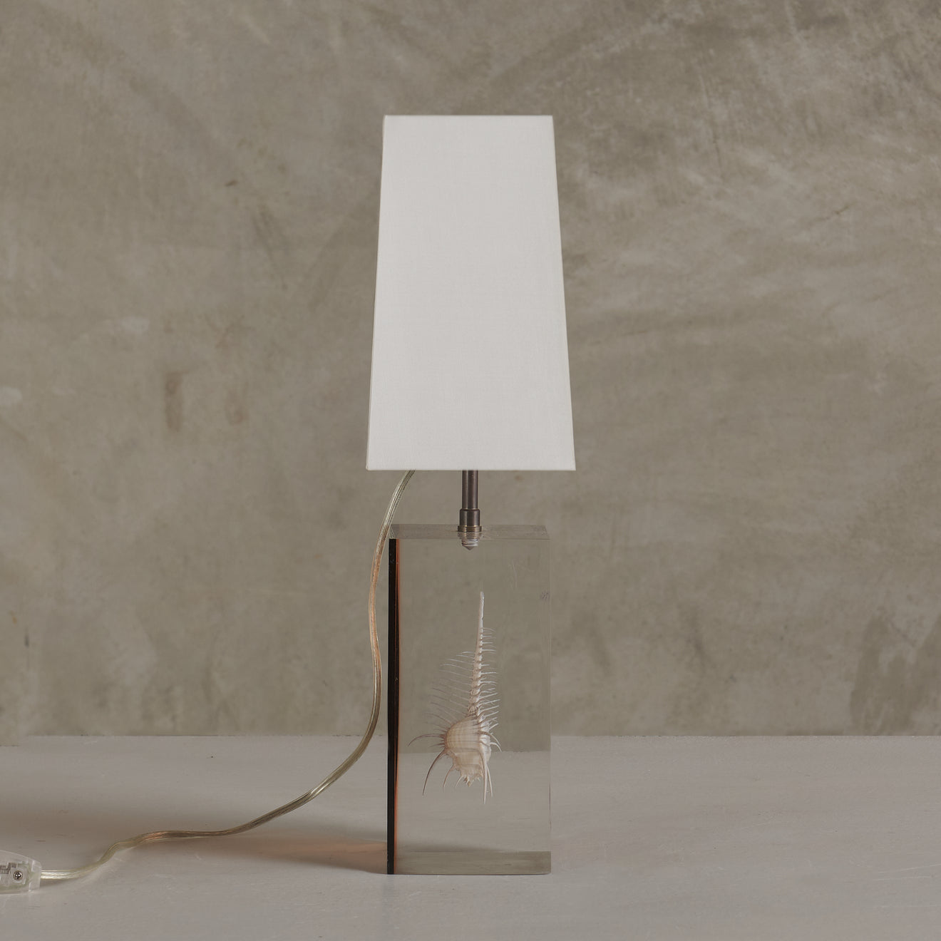 'VENUS COMB' CUBOID RESIN TABLE LAMP