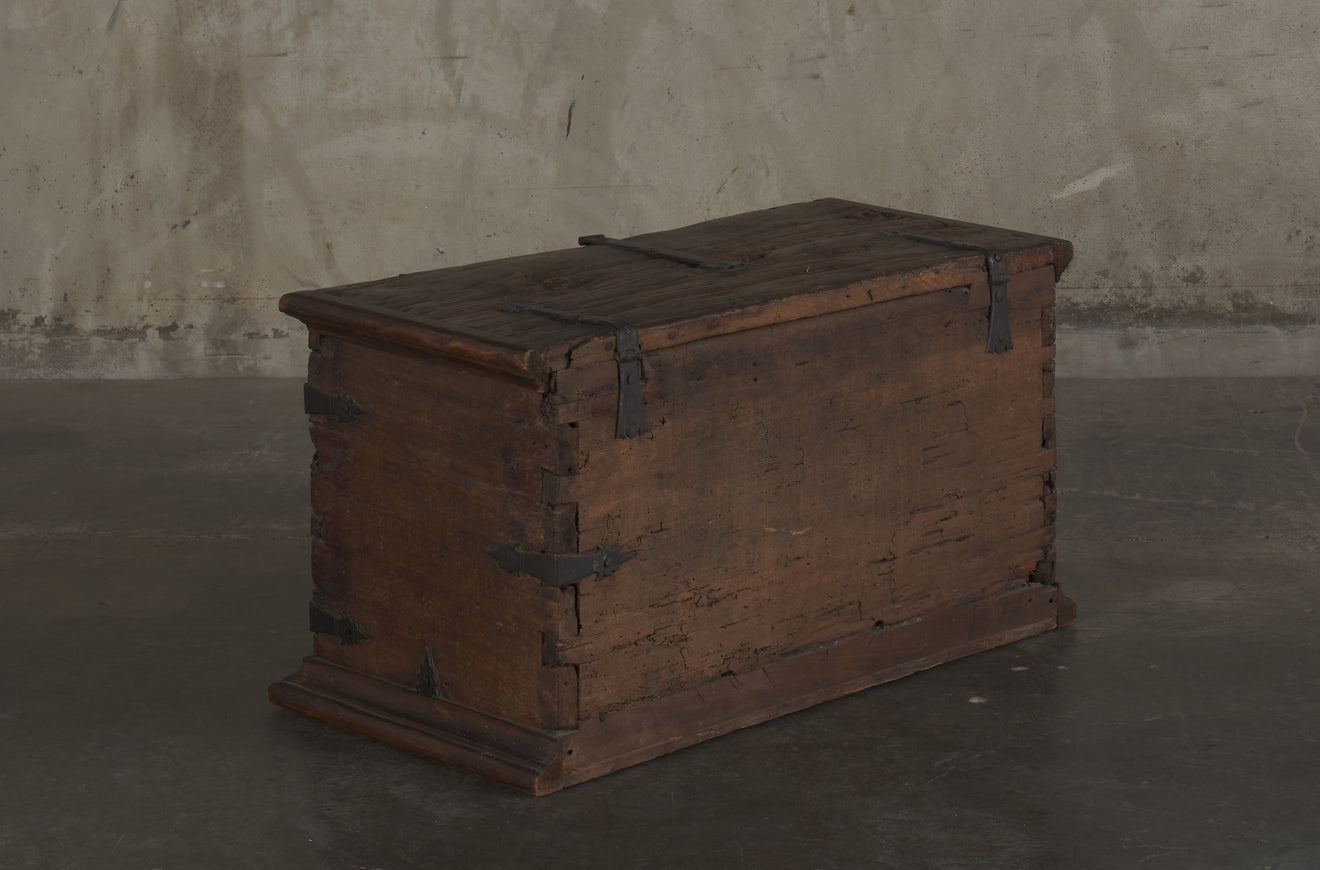 SPANISH TRUNK 18TH C
